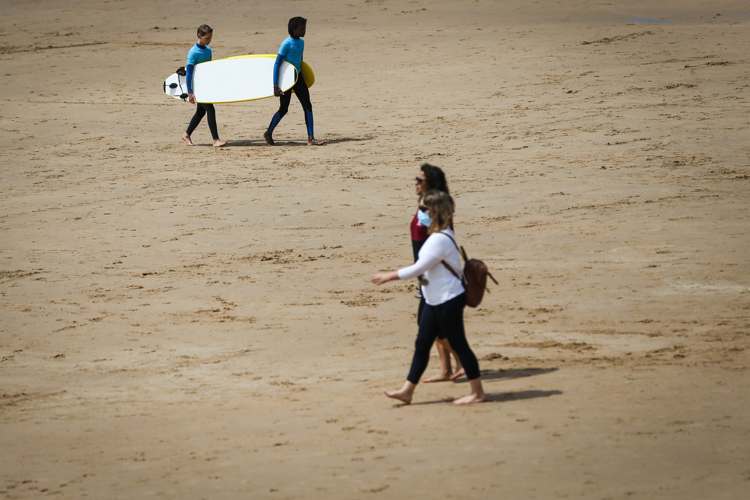 Covid-19: Regras para frequentar as praias neste verão entram em vigor na quarta-feira