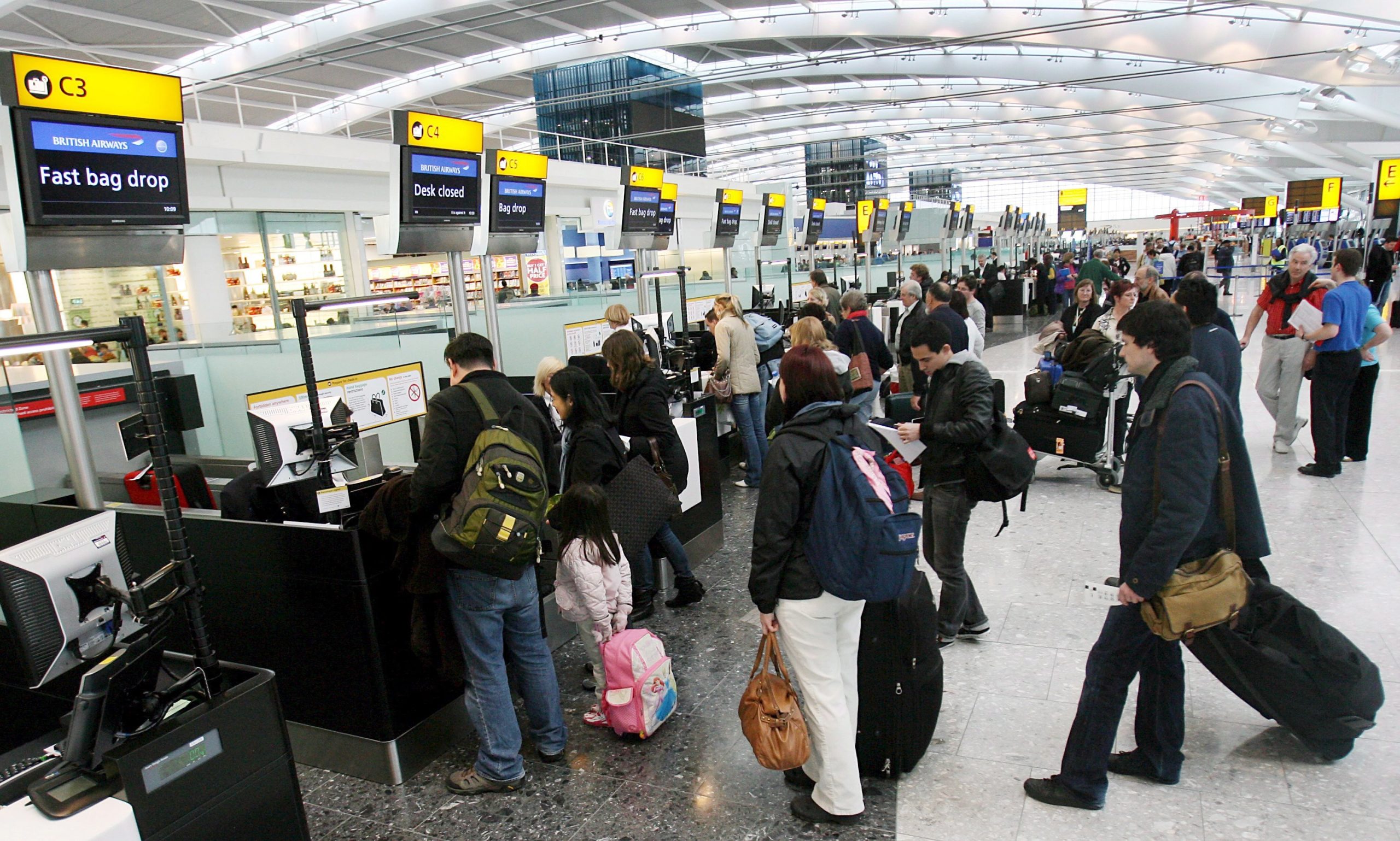 Câmara dos Comuns aprova construção de terceira pista no aeroporto de Heathrow