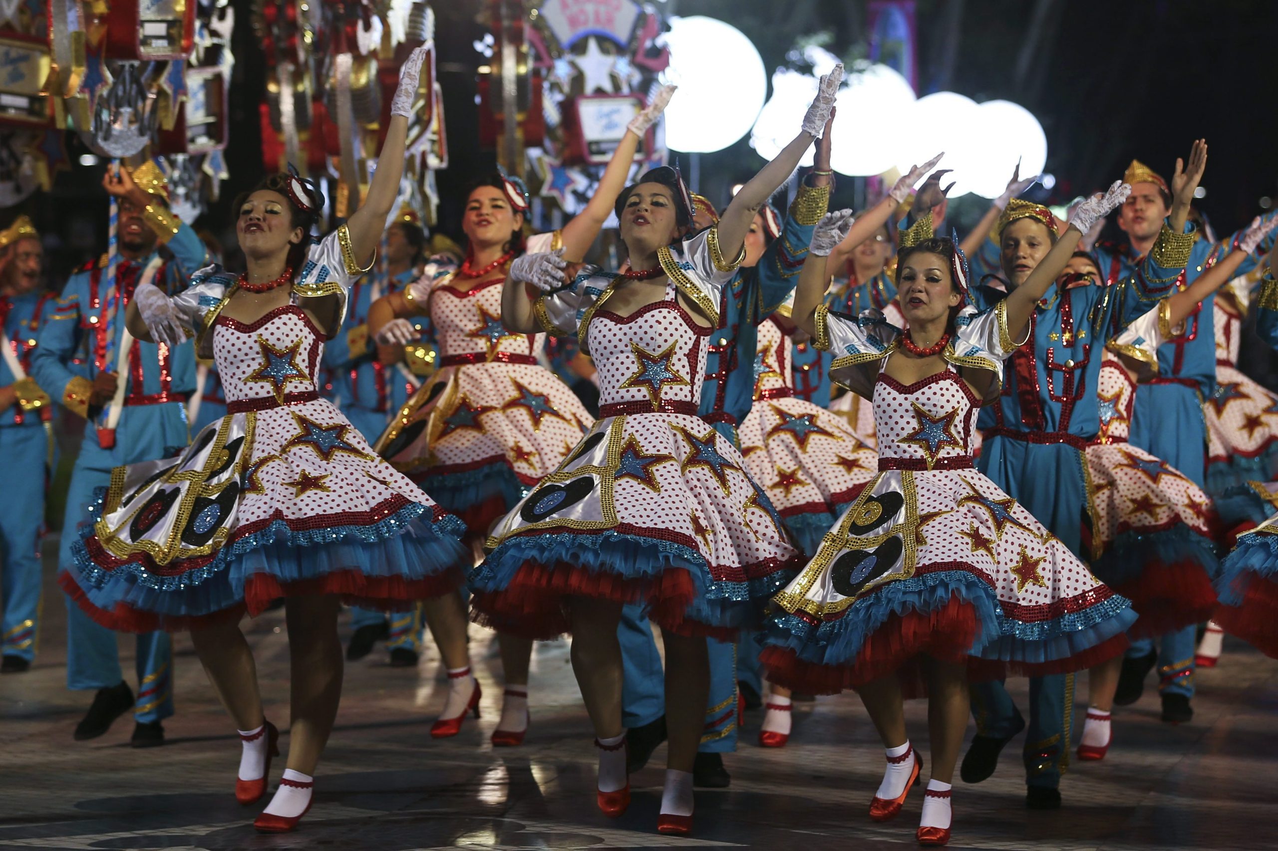 Marcha do Bairro Alto celebra ano do Cão em Macau