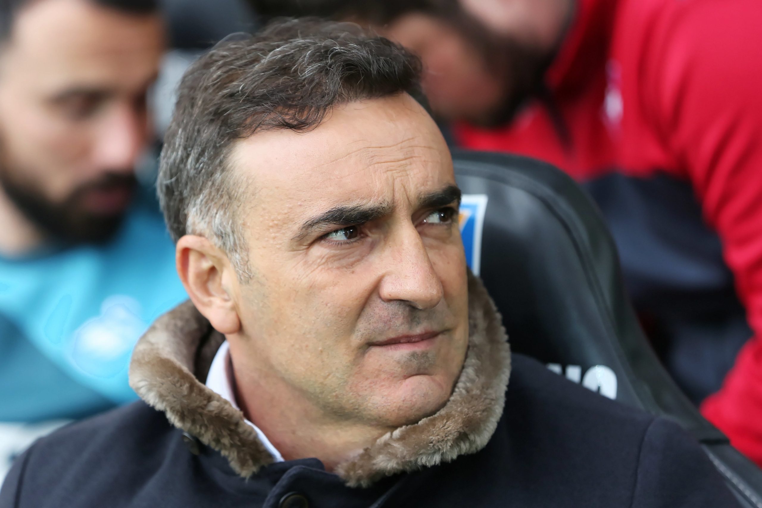 Swansea perde em casa com rival direto e fica perto da descida