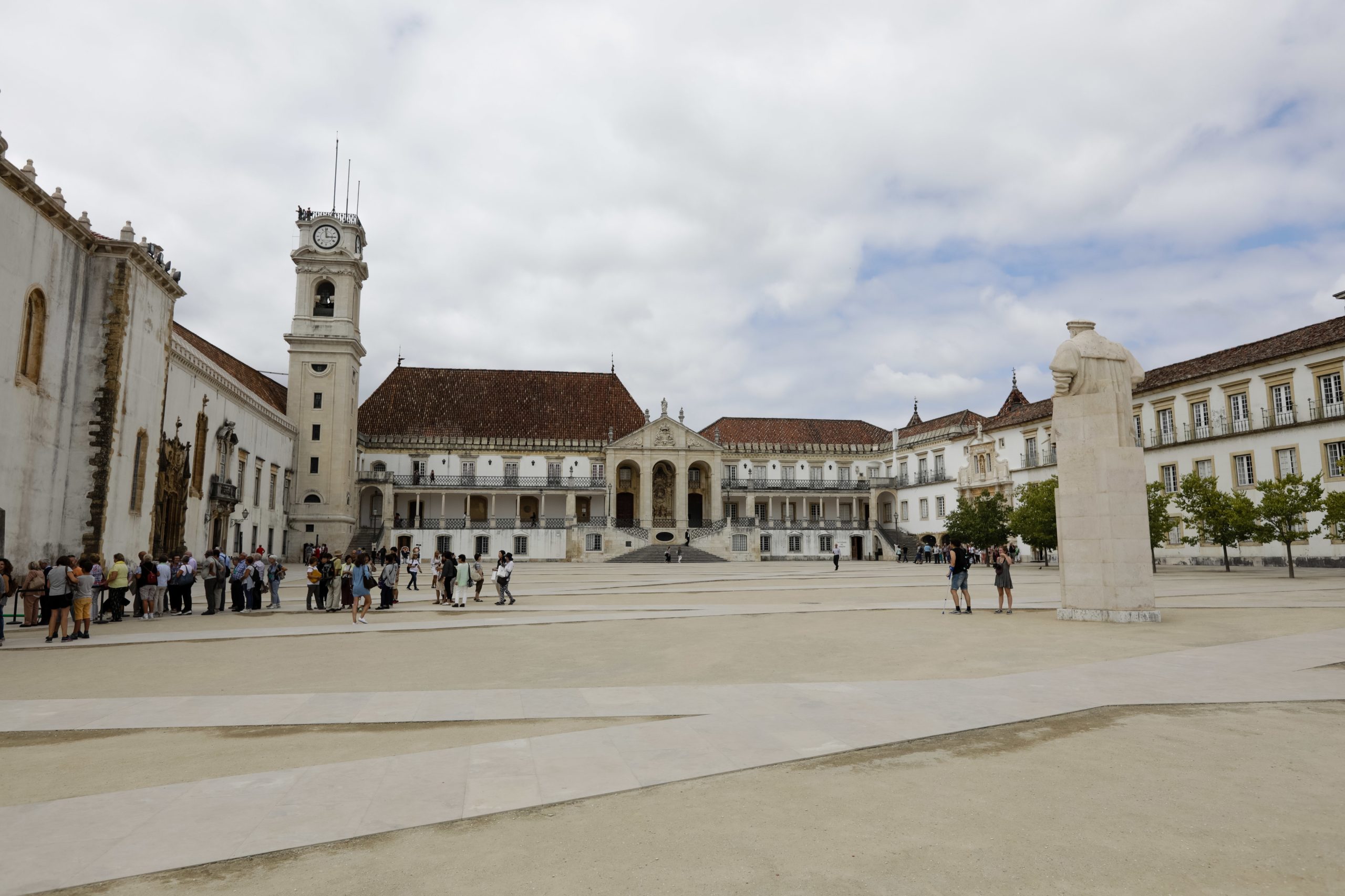 Recital vai passear pelas ruas de Coimbra à descoberta das casas dos poetas