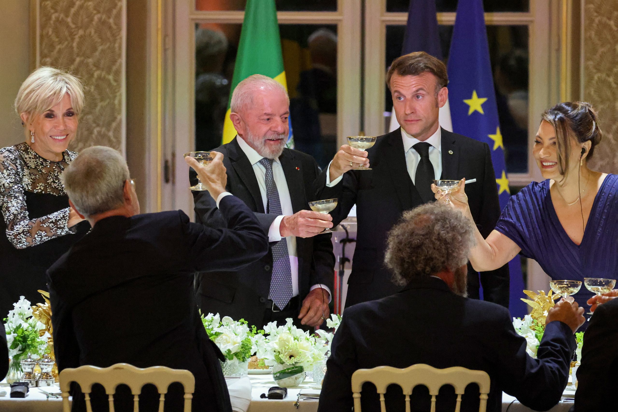 Macron e Lula adotam mais de uma dezena de acordos de cooperação bilateral