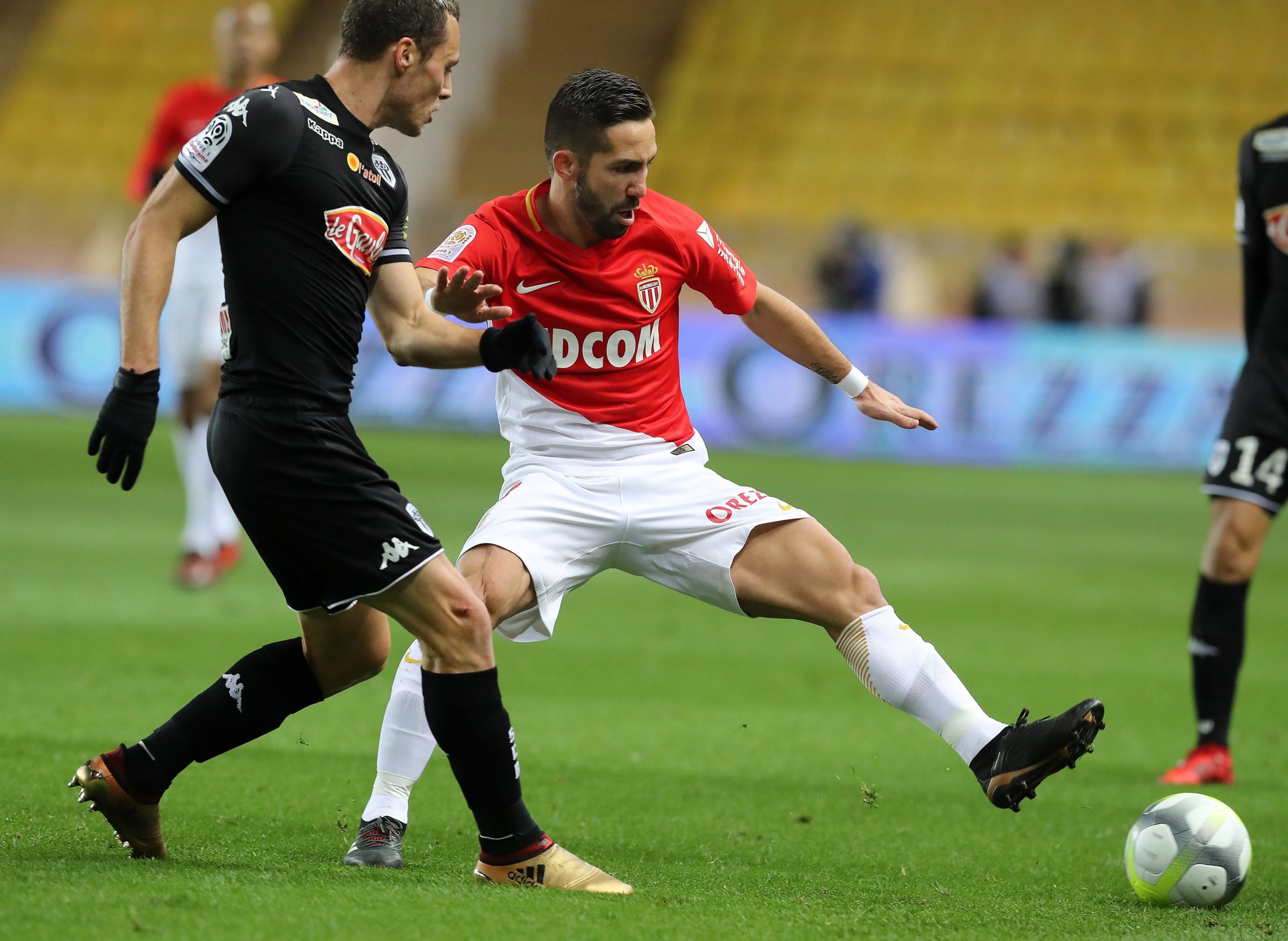 João Moutinho prolongou contrato com o Mónaco até 2020