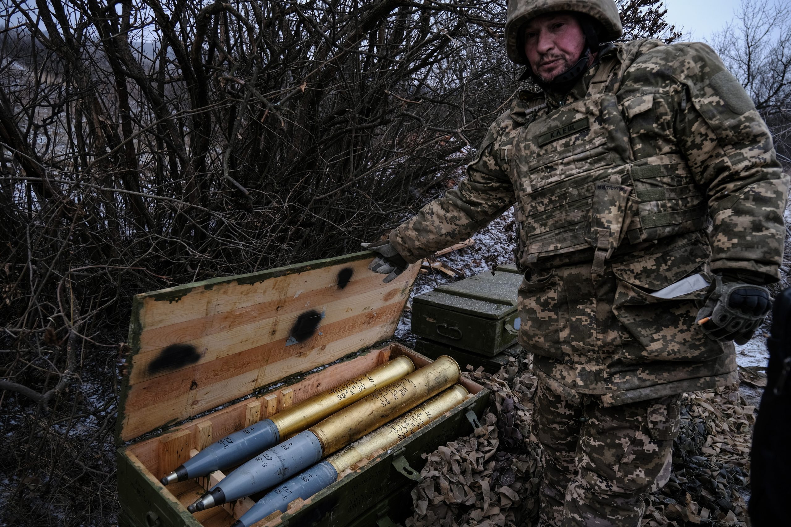 Kiev e Washington assinam memorando para produção conjunta de armas