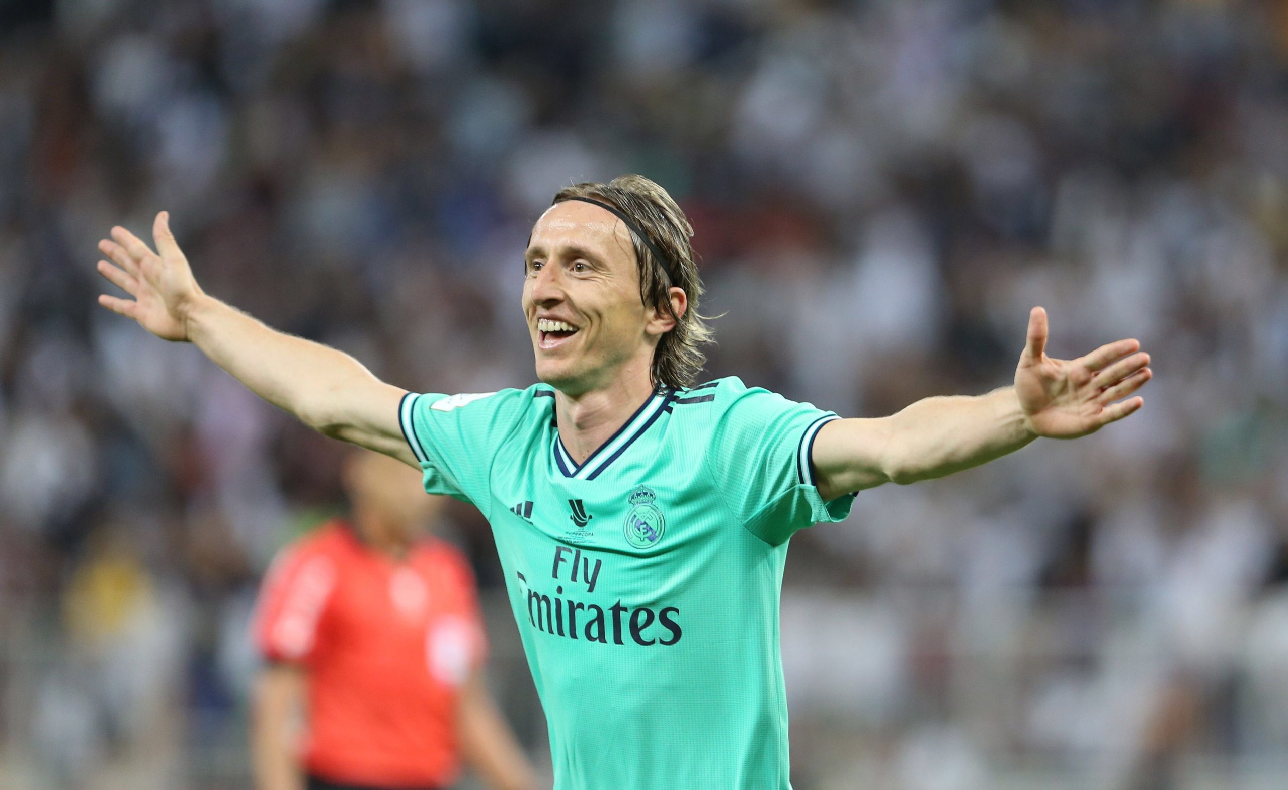 Um canto direto, um remate colocado e uma trivela: foi assim que o Real Madrid garantiu um lugar na final da Supertaça de Espanha