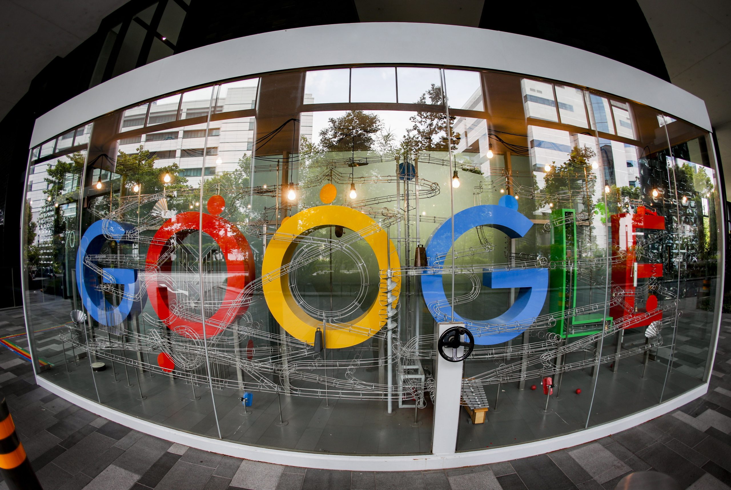 Google vai passar a pagar por conteúdos de alguns meios de comunicação social