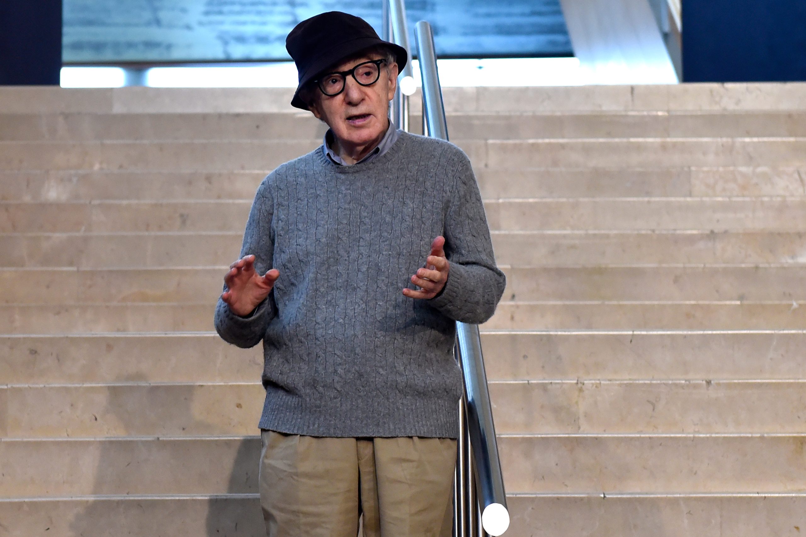 Covid-19: Crise impede Gradiva de publicar autobiografia de Woody Allen
