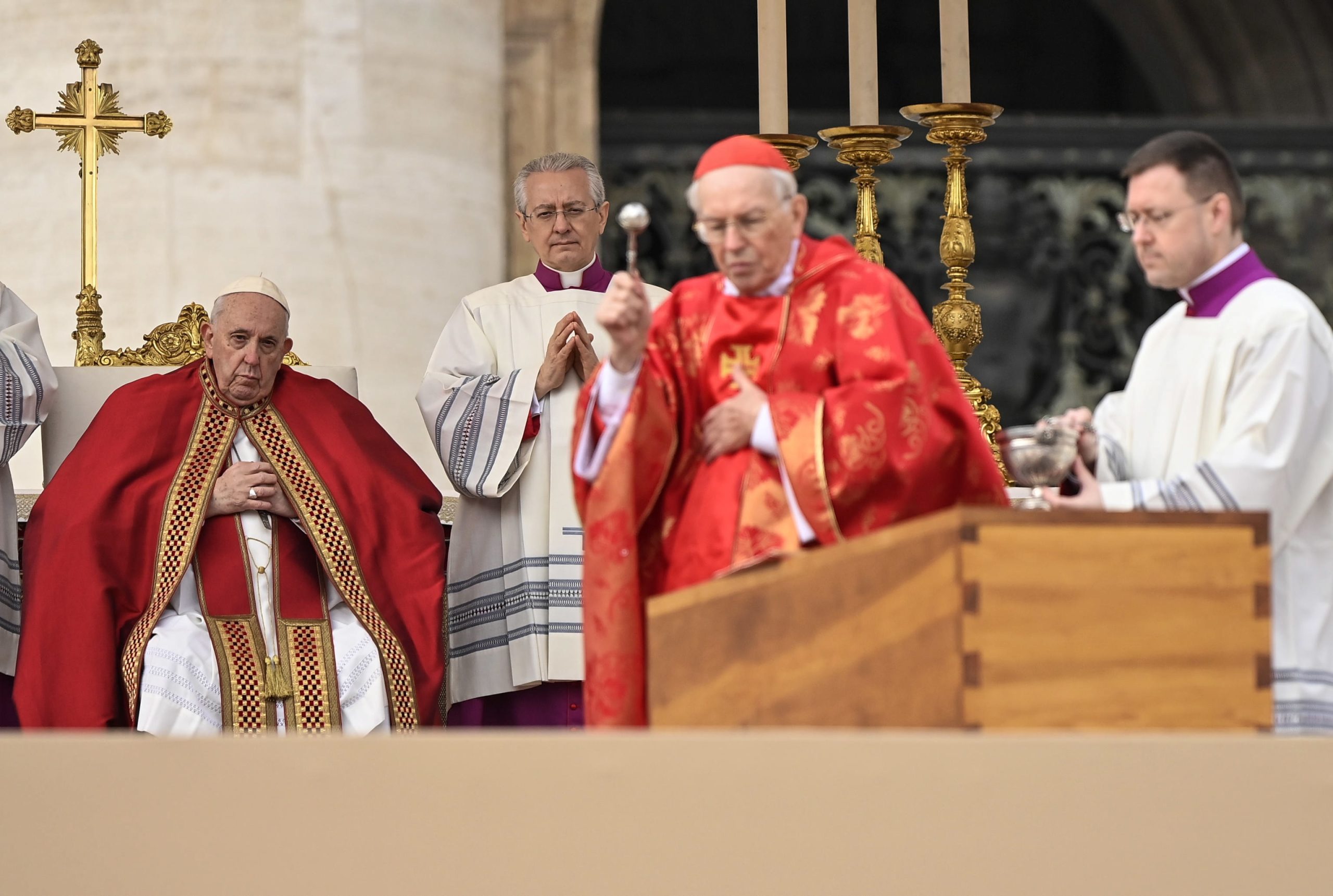 Francisco realça “procura apaixonada” de Bento XVI comunicar o Evangelho