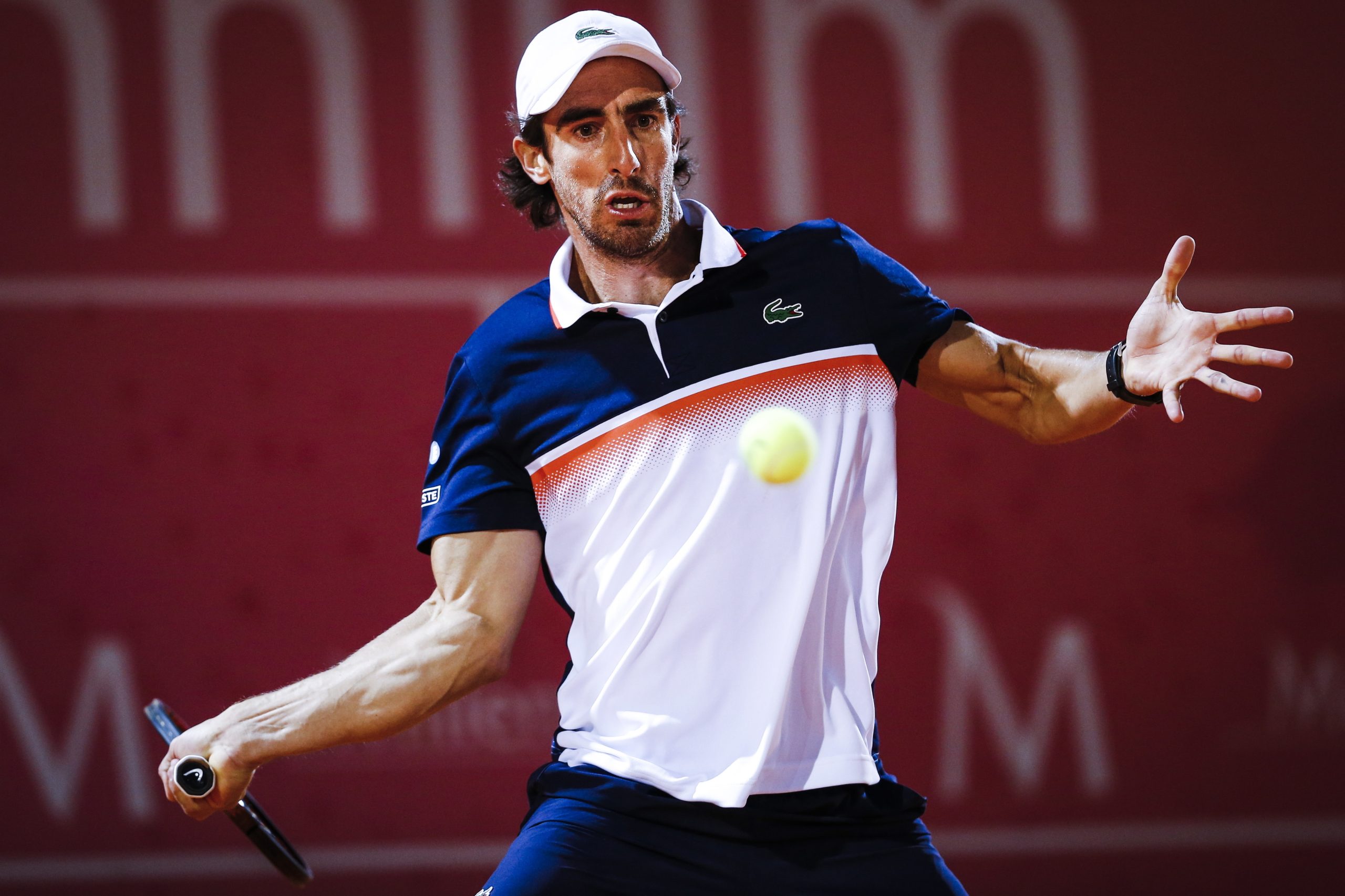 Pablo Cuevas bate Fokina e reserva lugar na final do Estoril Open