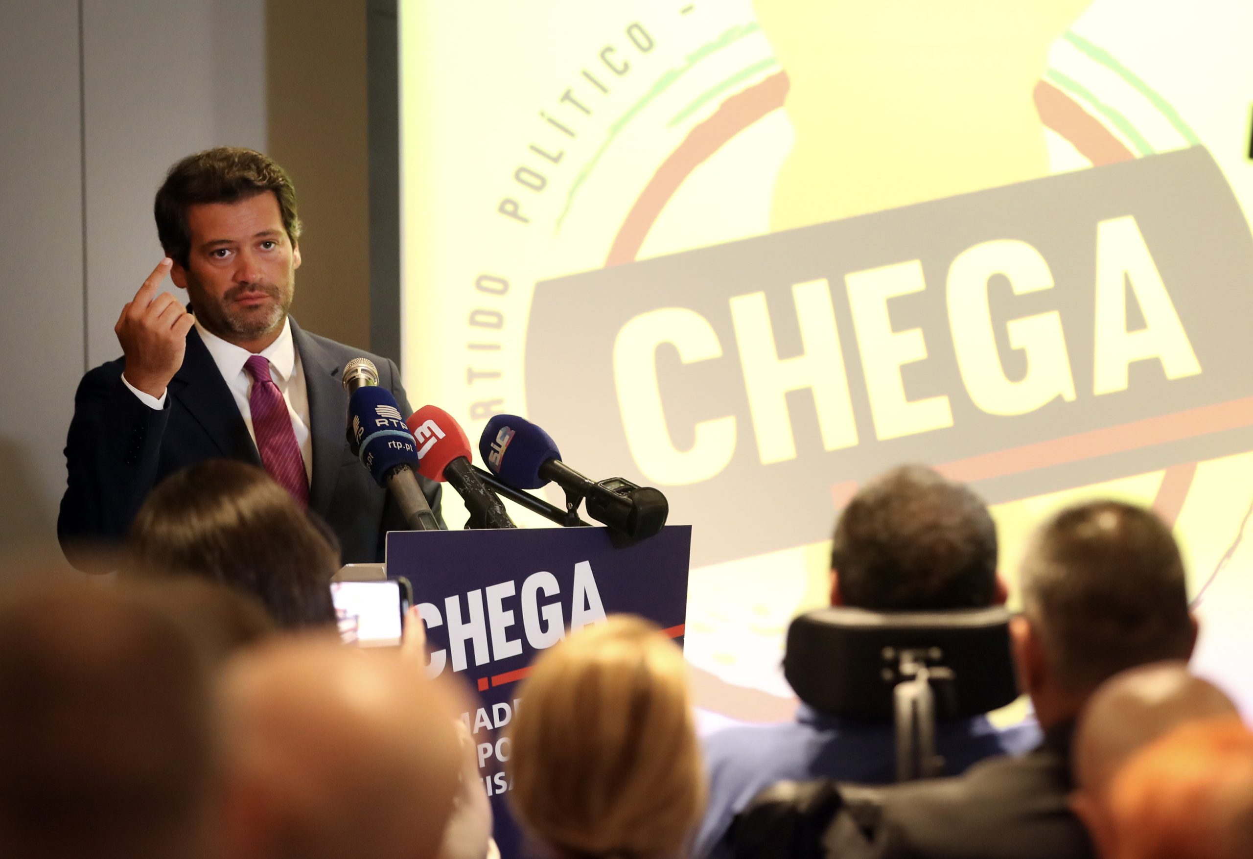 Privatização da TAP: Chega vai chamar Galamba ao parlamento “de urgência”
