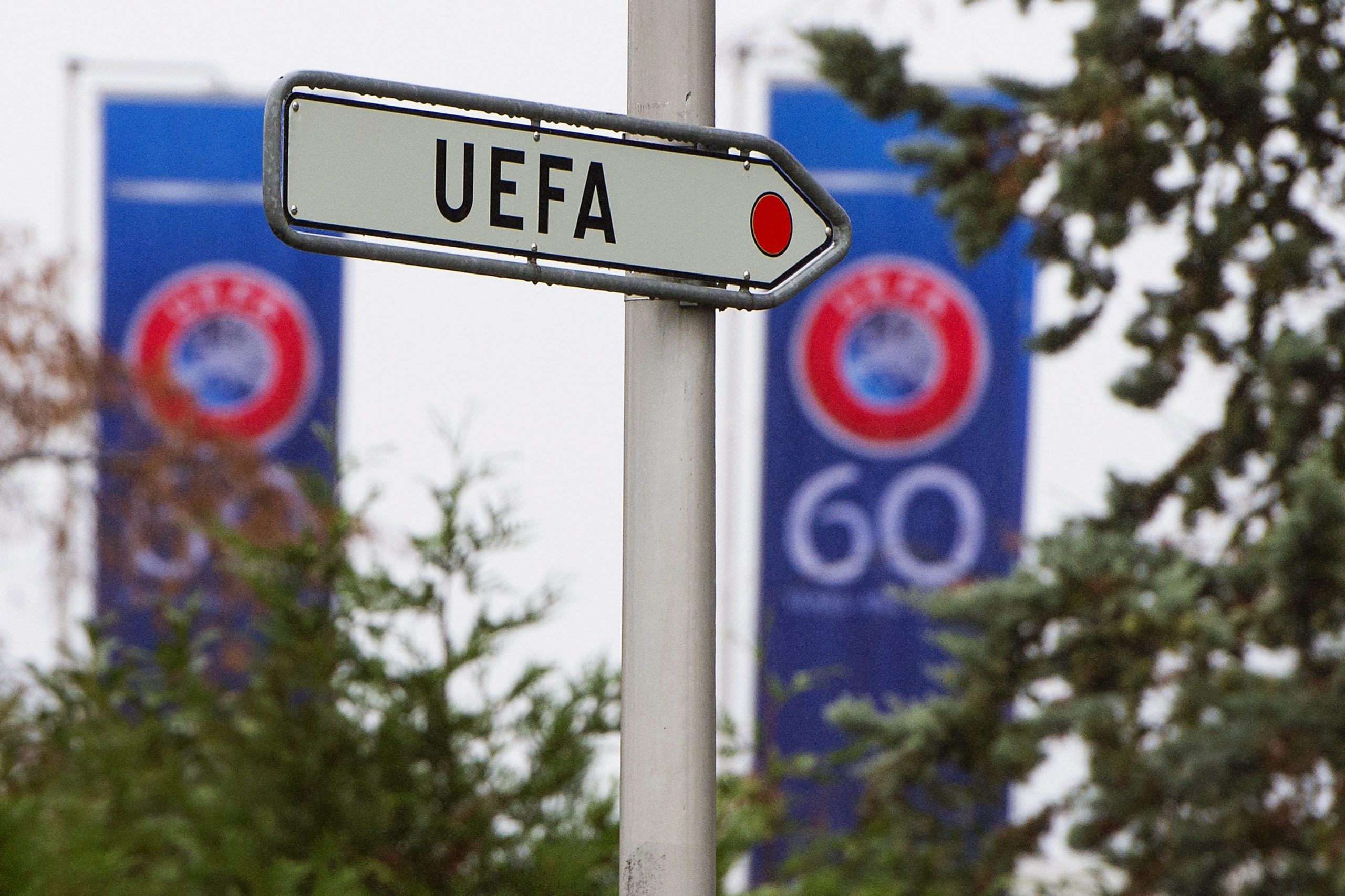 Dirigente da UEFA antevê expulsão dos clubes fundadores da Superliga europeia