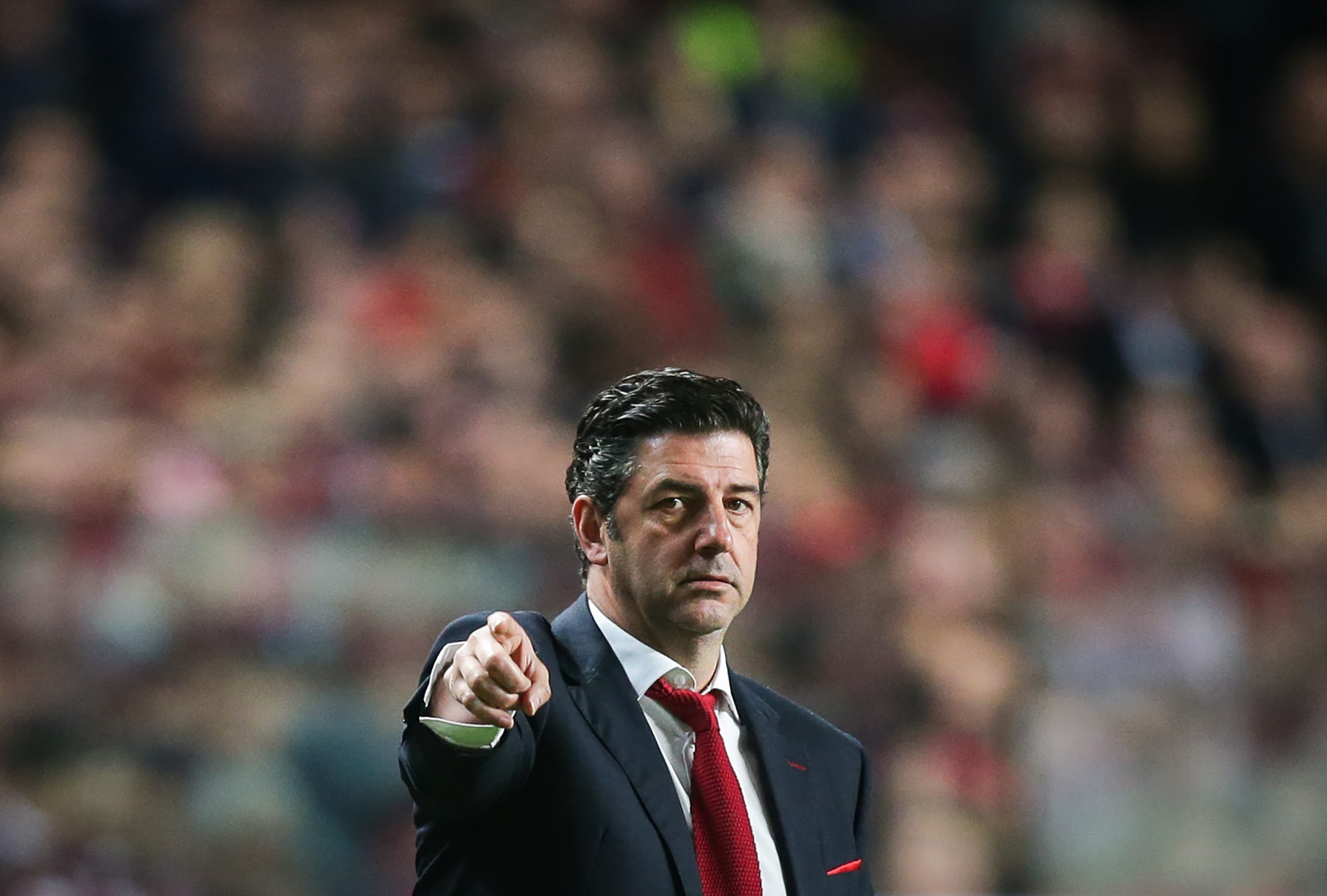 Benfica obrigado a vencer Marítimo para se manter no encalce do FC Porto