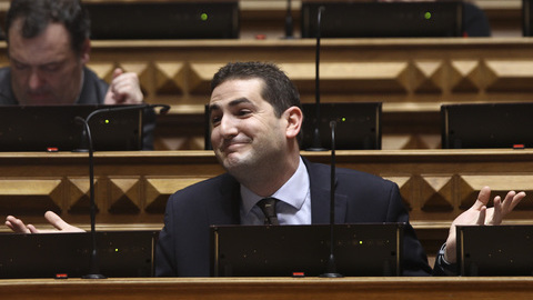 Hugo Soares é candidato único à liderança do grupo parlamentar do PSD