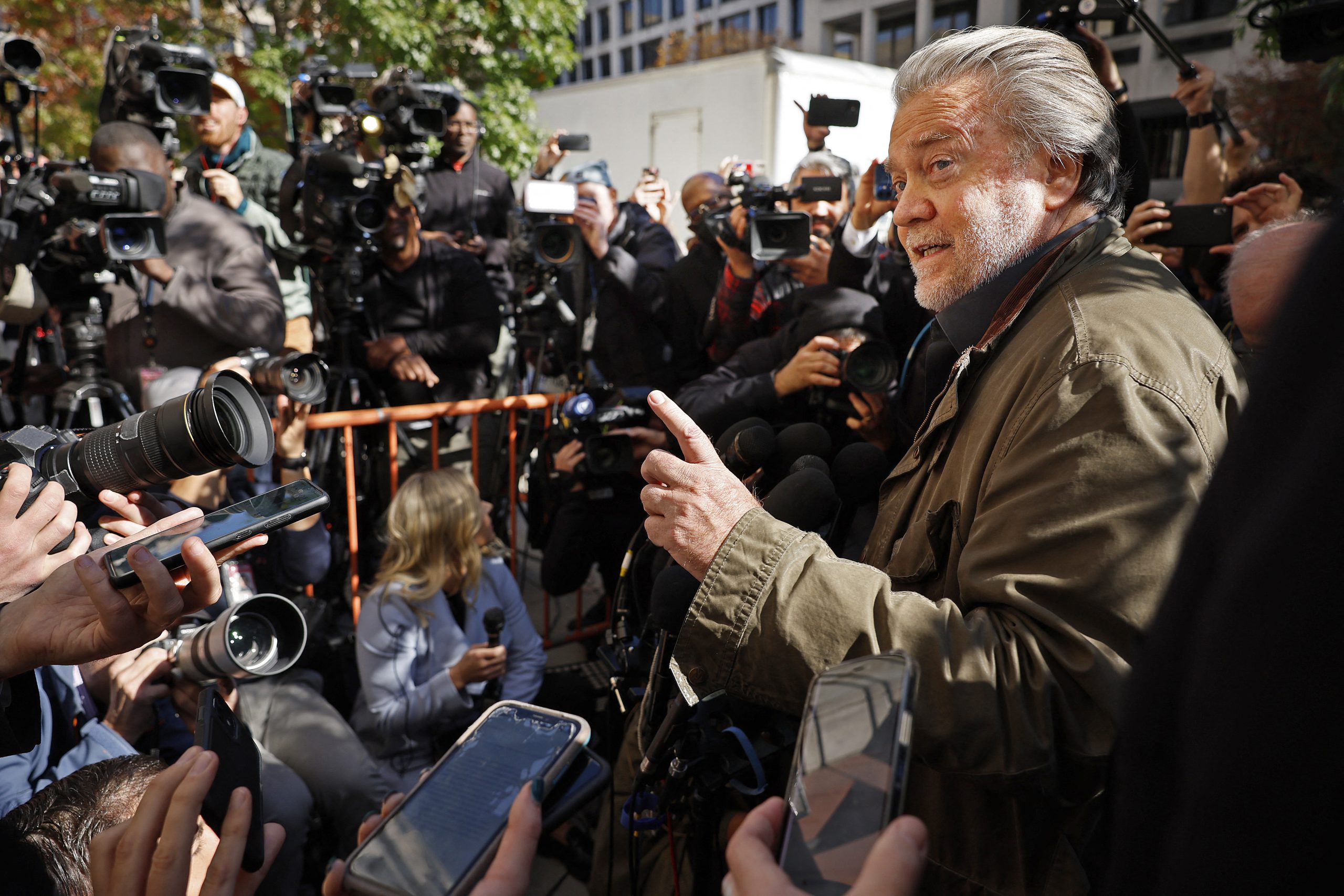 Steve Bannon, o braço-direito de Trump cuja lealdade pode levá-lo à prisão