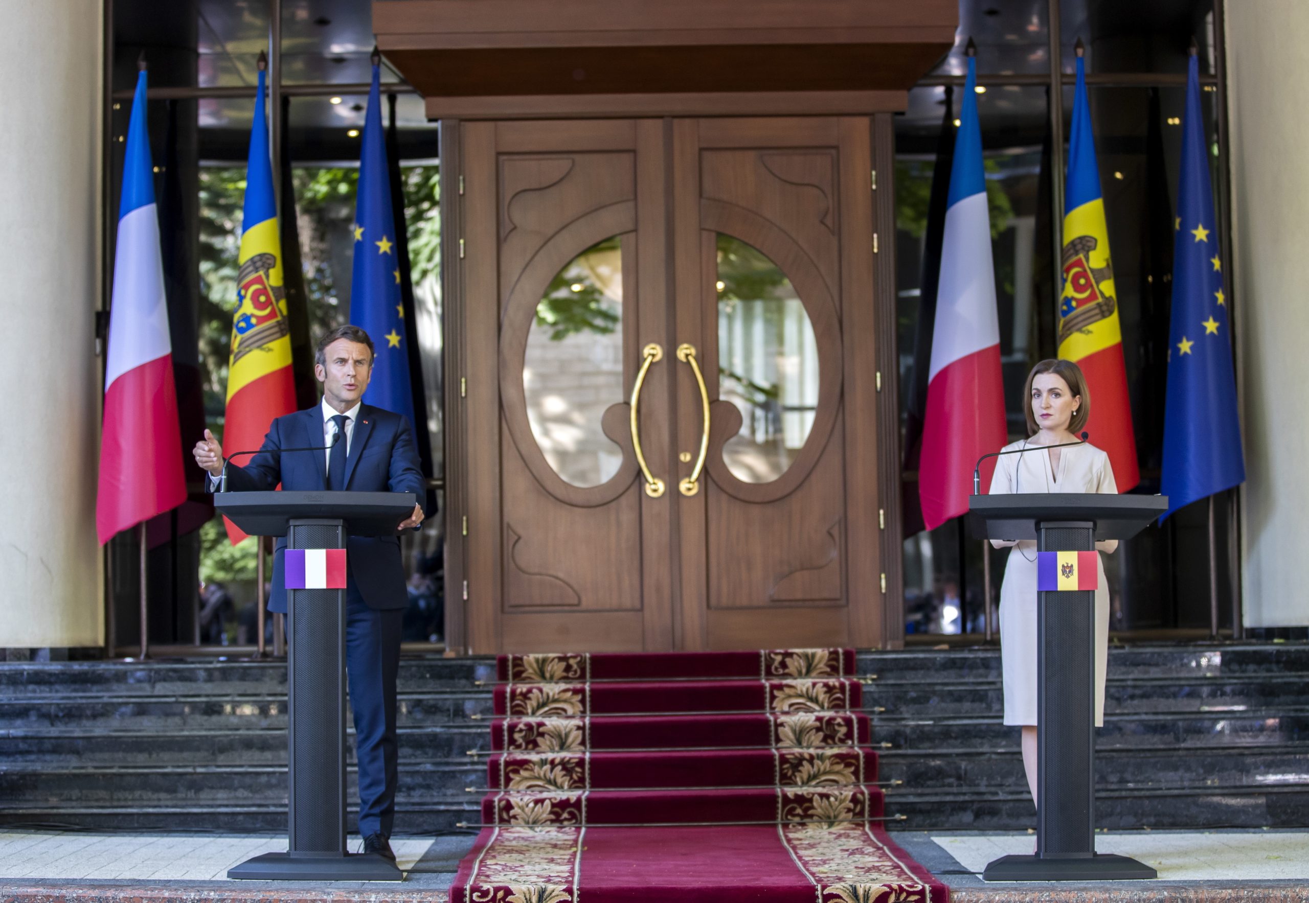 Emmanuel Macron pede sinal “positivo e claro” a pedido de adesão da Moldova à UE