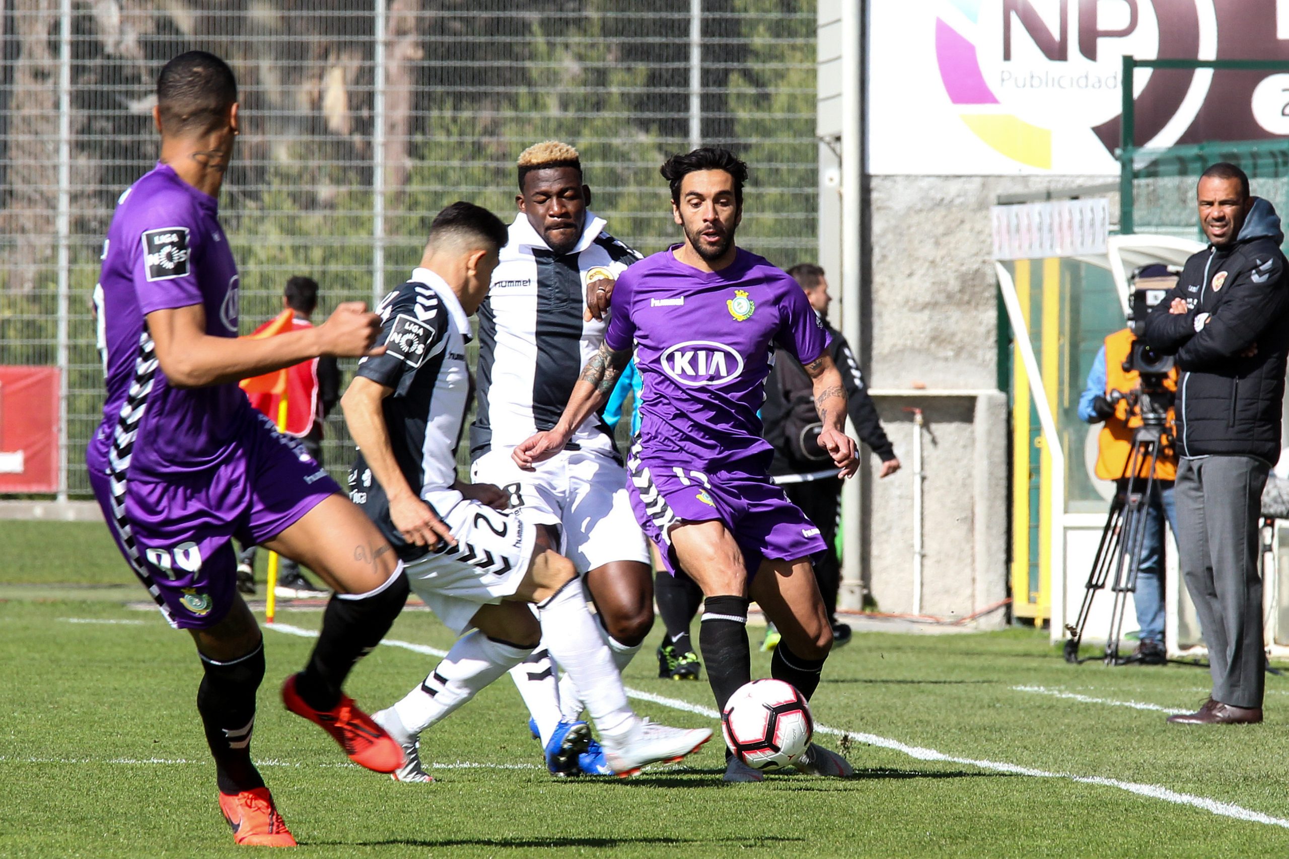 Nacional e Vitória de Setúbal empatam a zero no Funchal