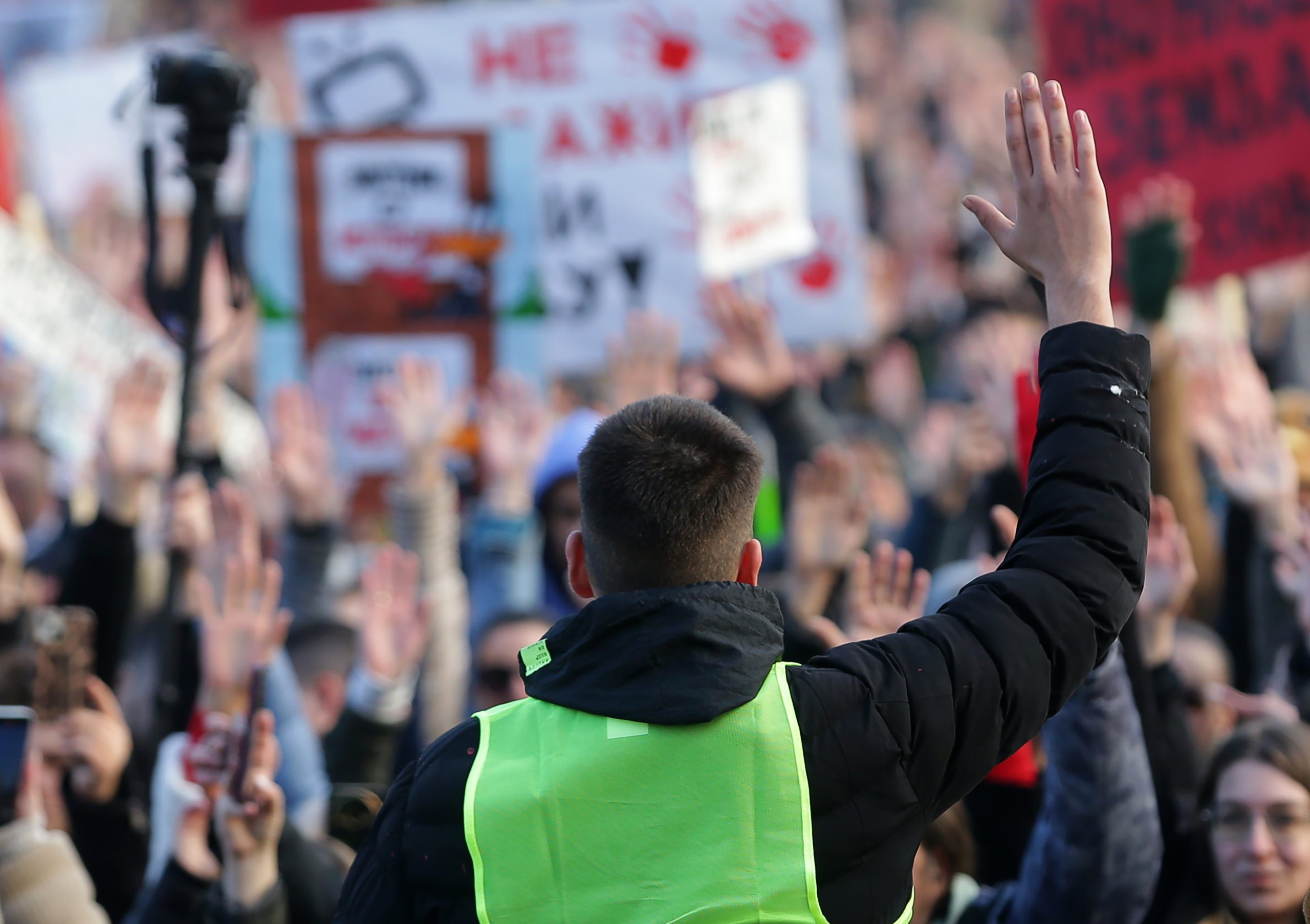 Universidades inglesas proibidas de interferir nos protestos estudantis. “A liberdade de expressão deve ser protegida e promovida”