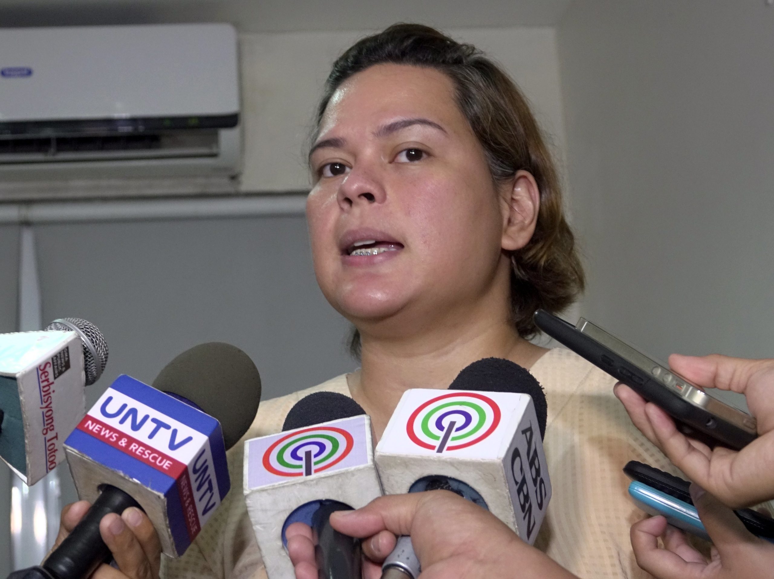 Filha de Rodrigo Duterte toma posse como vice-presidente das Filipinas