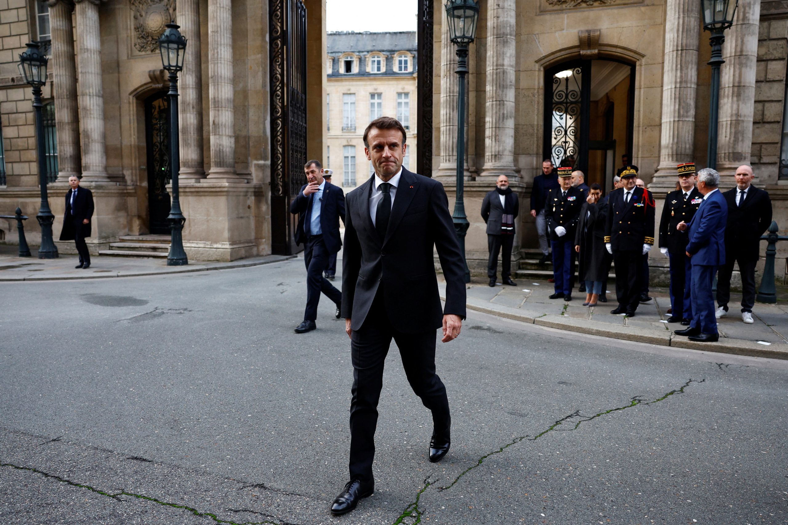 Emmanuel Macron pede esforços para um cessar-fogo em Gaza