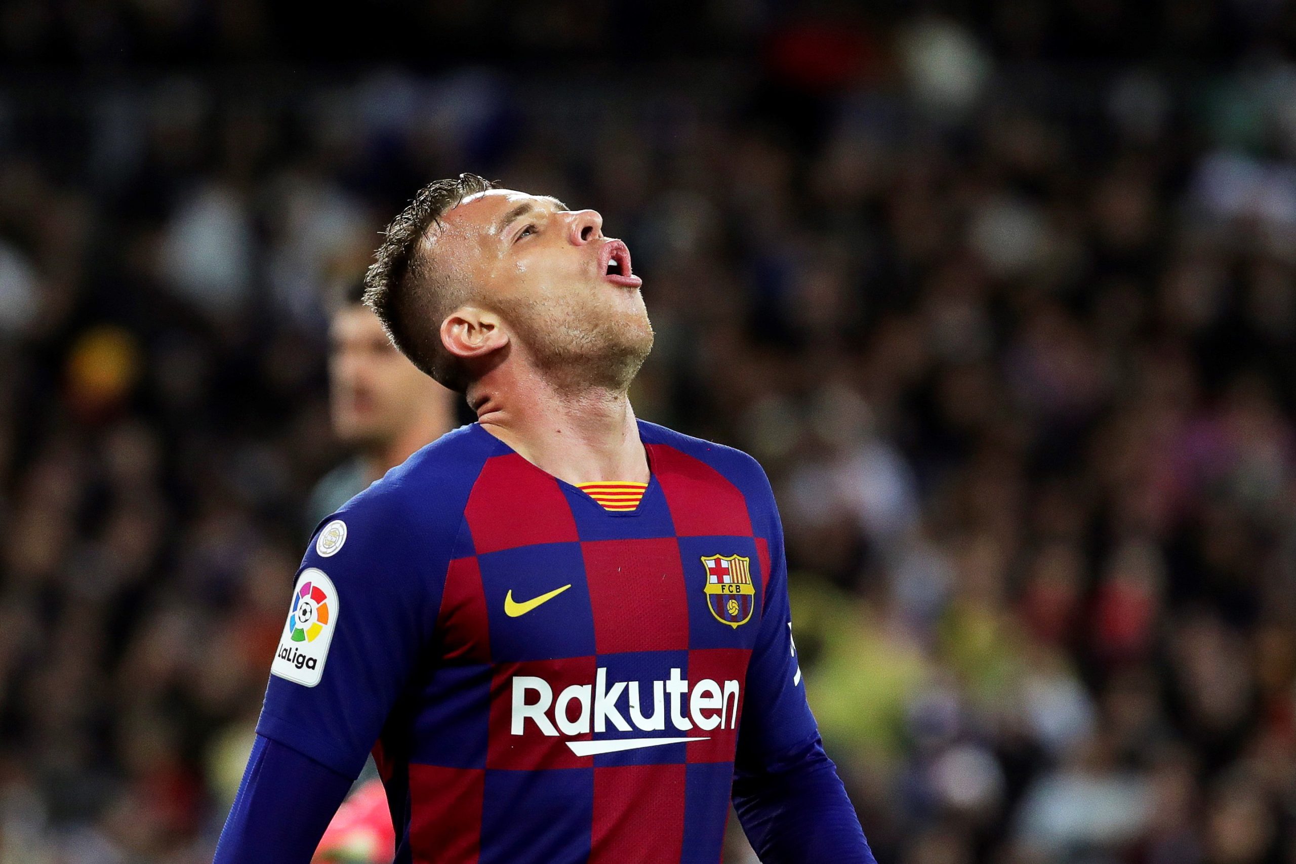 Troca entre “tubarões”. FC Barcelona vende Arthur à Juventus, italianos cedem Pjanic aos catalães