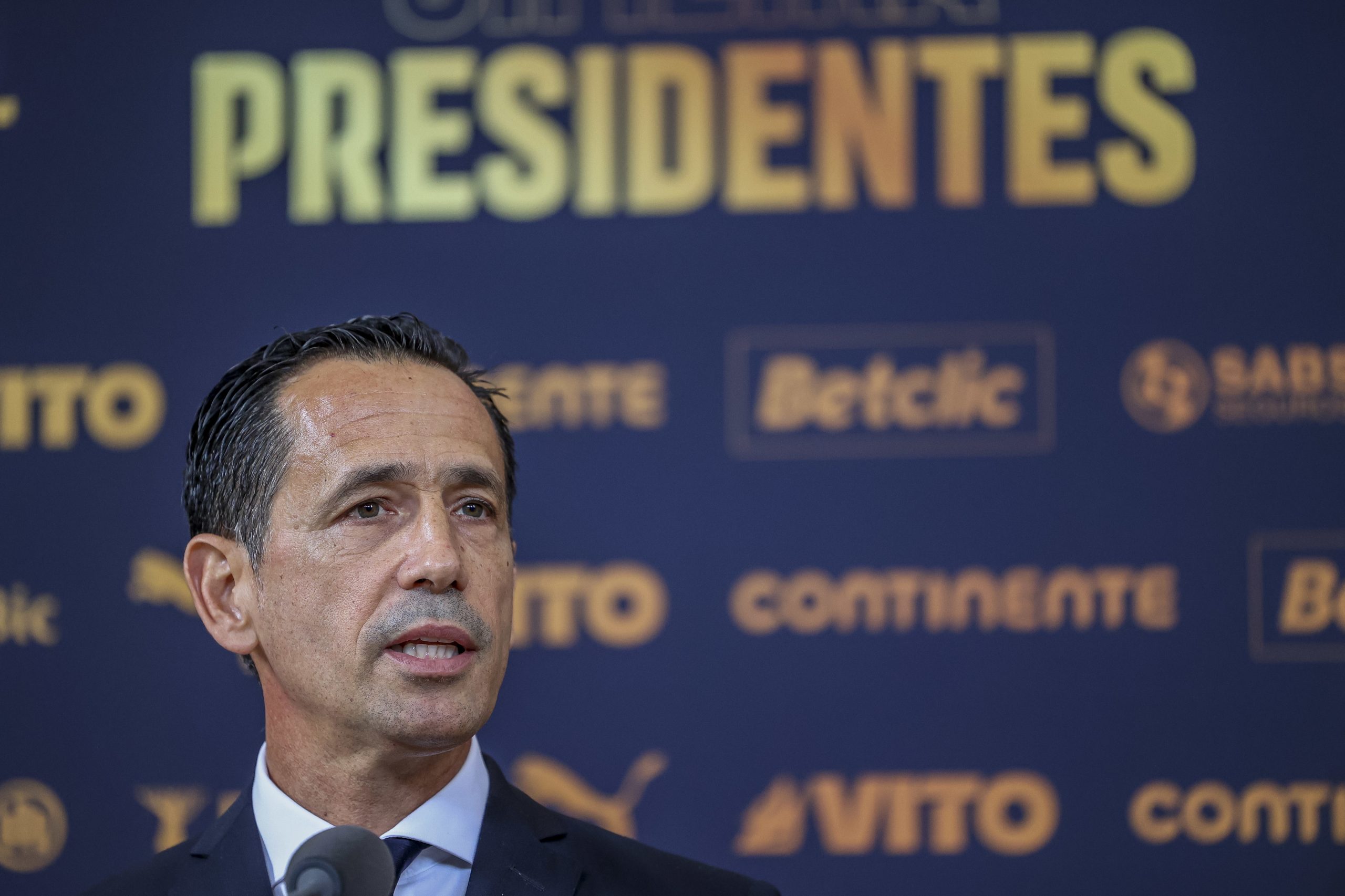 Proença quer que o futebol continue a beneficiar do programa fiscal Regressar