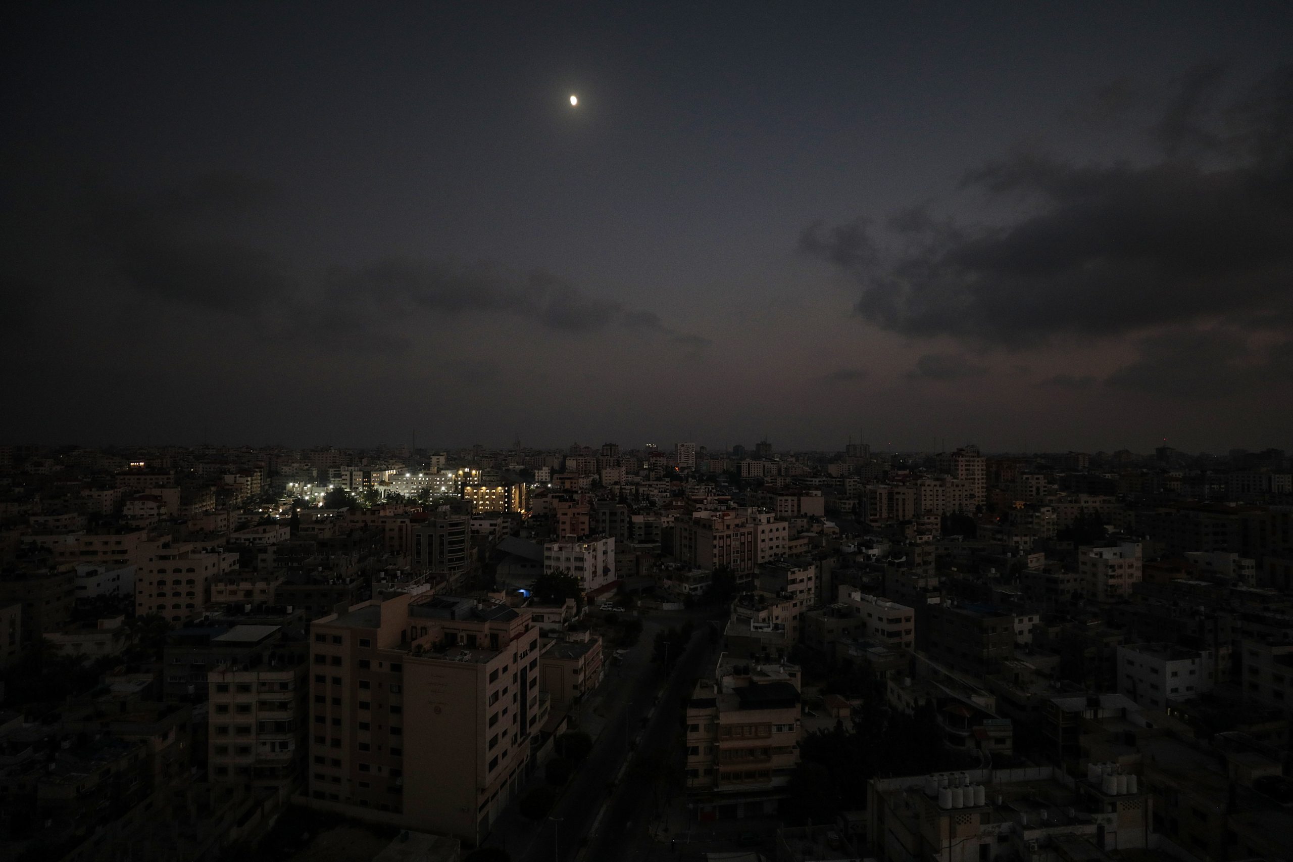 Exército israelita lança ataques perto do maior hospital de Gaza