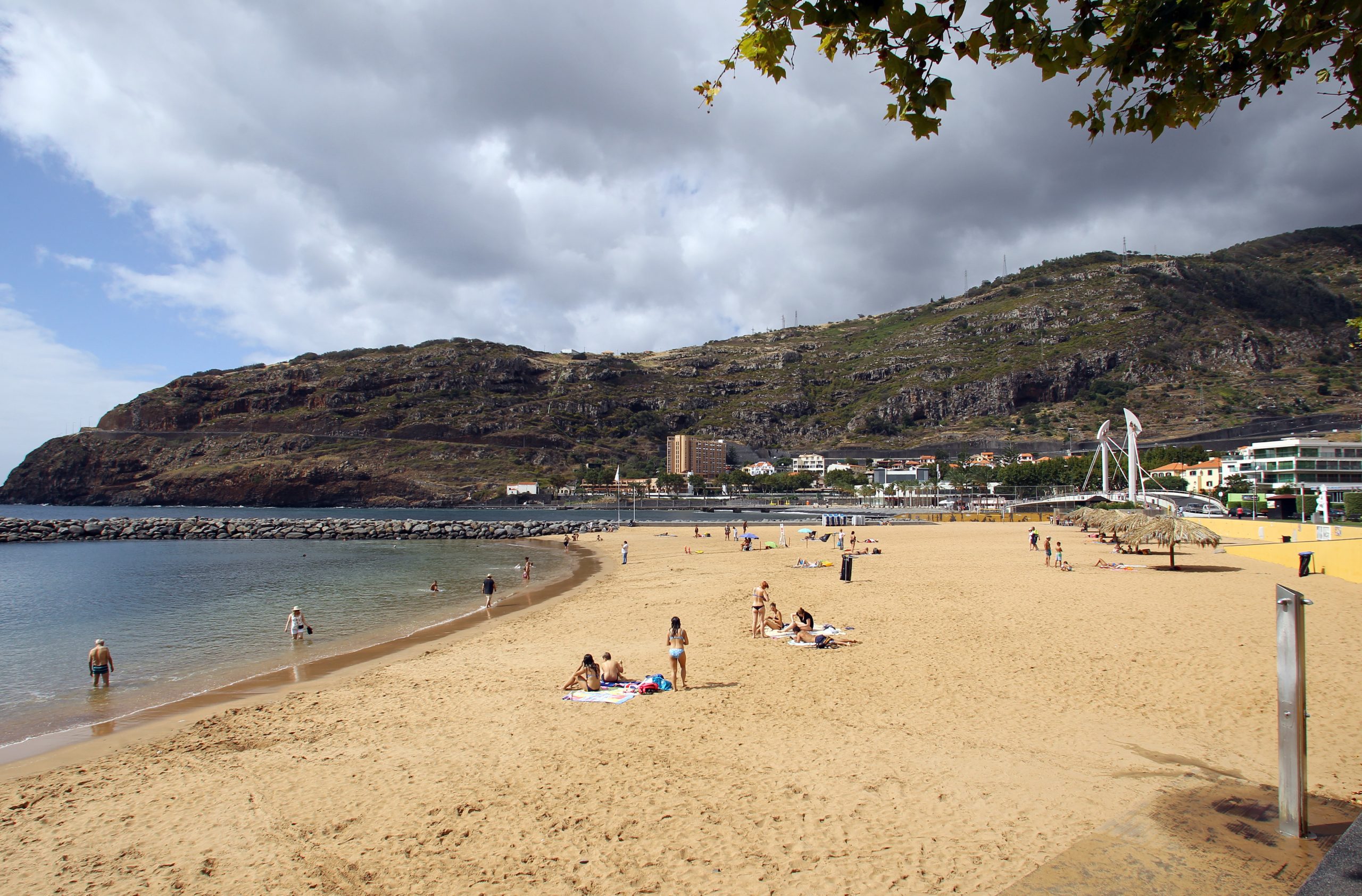 Madeira e quatro distritos do continente sob aviso amarelo devido ao tempo quente