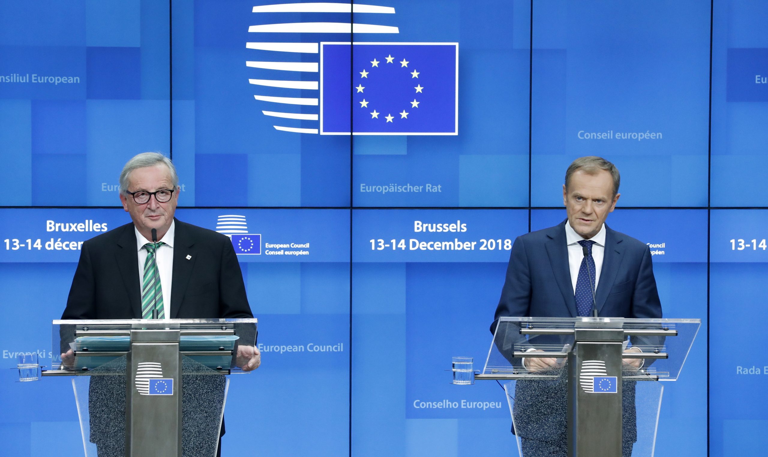 Juncker recorda assinatura do tratado de Maastricht, Tusk atribui-lhe o peso da reunificação da Alemanha