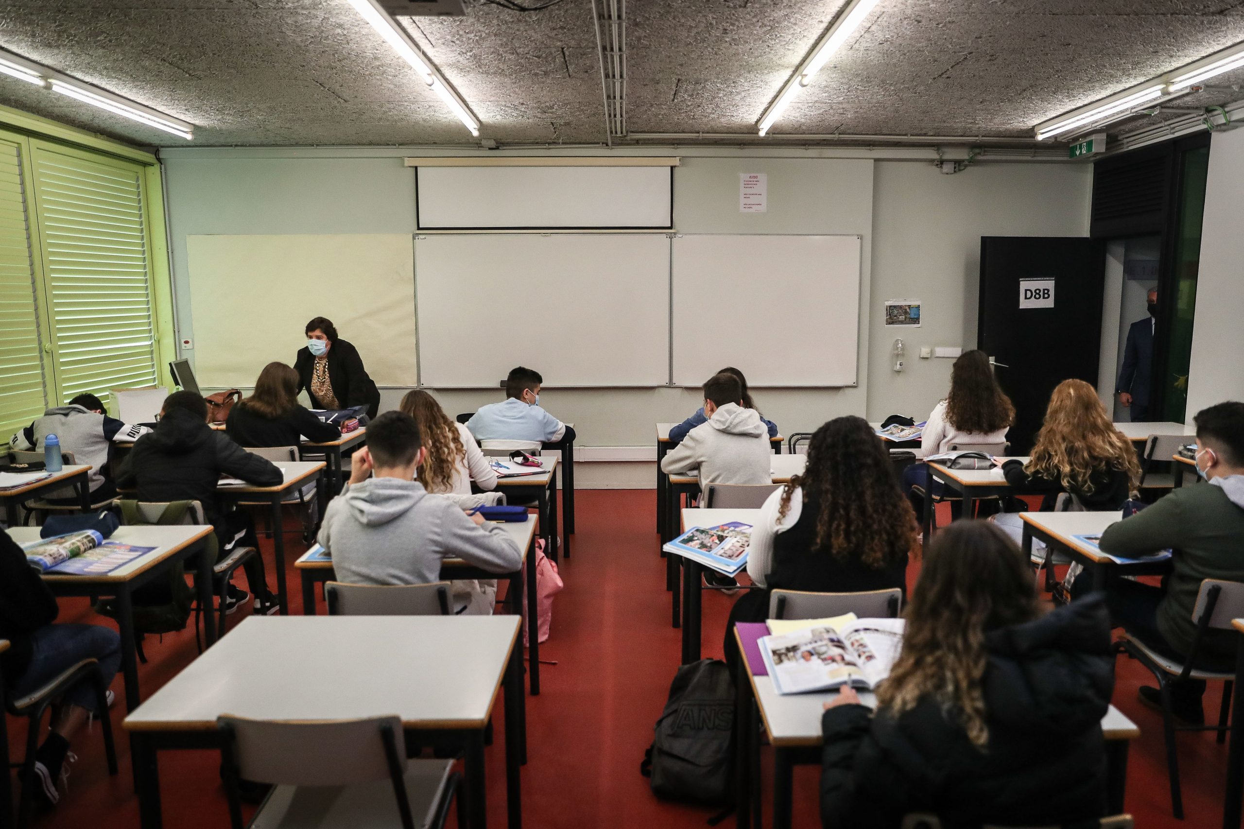 Faltam preencher apenas 2,3% dos horários escolares com professores