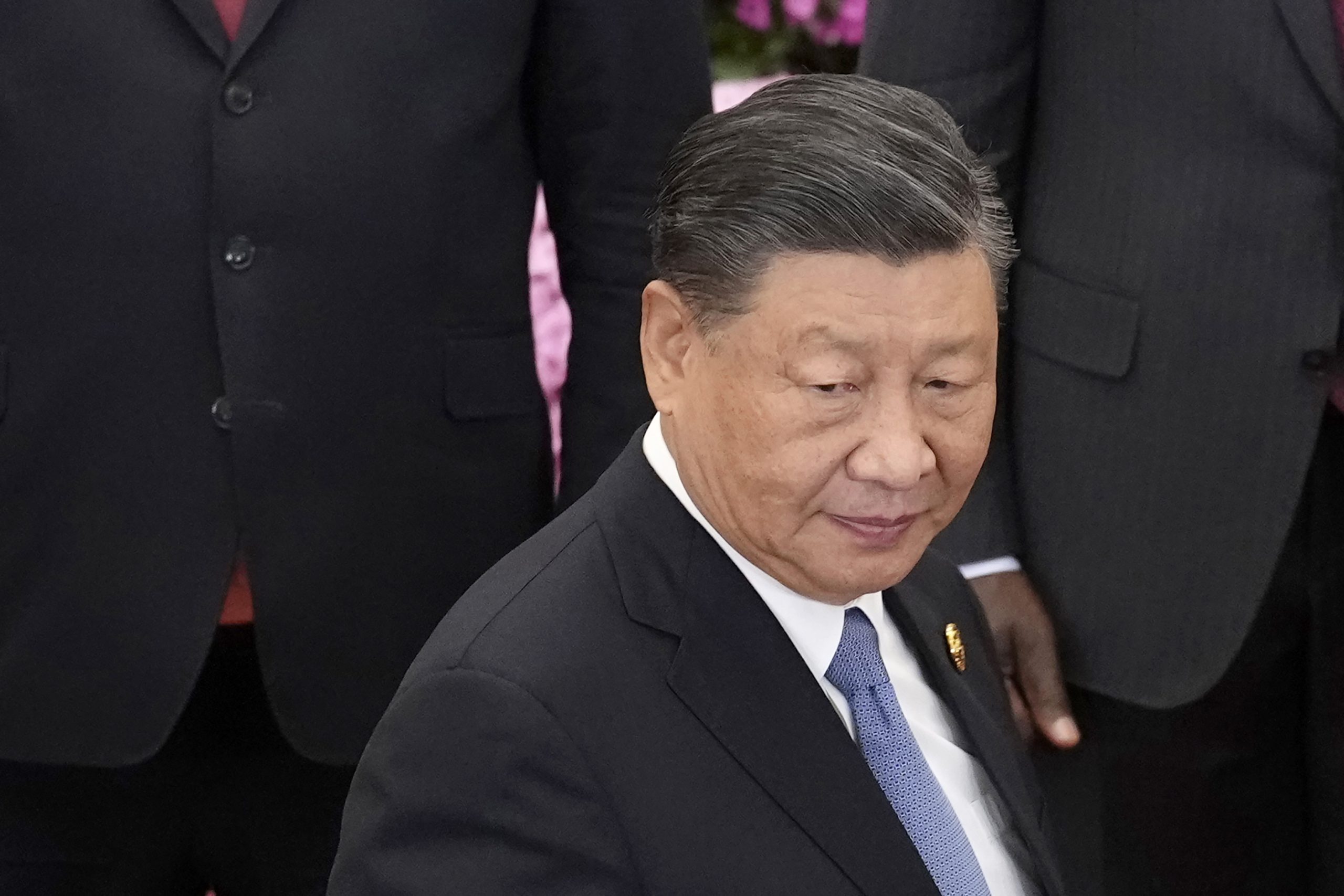 Xi promete mais abertura do mercado chinês e novos investimentos no exterior