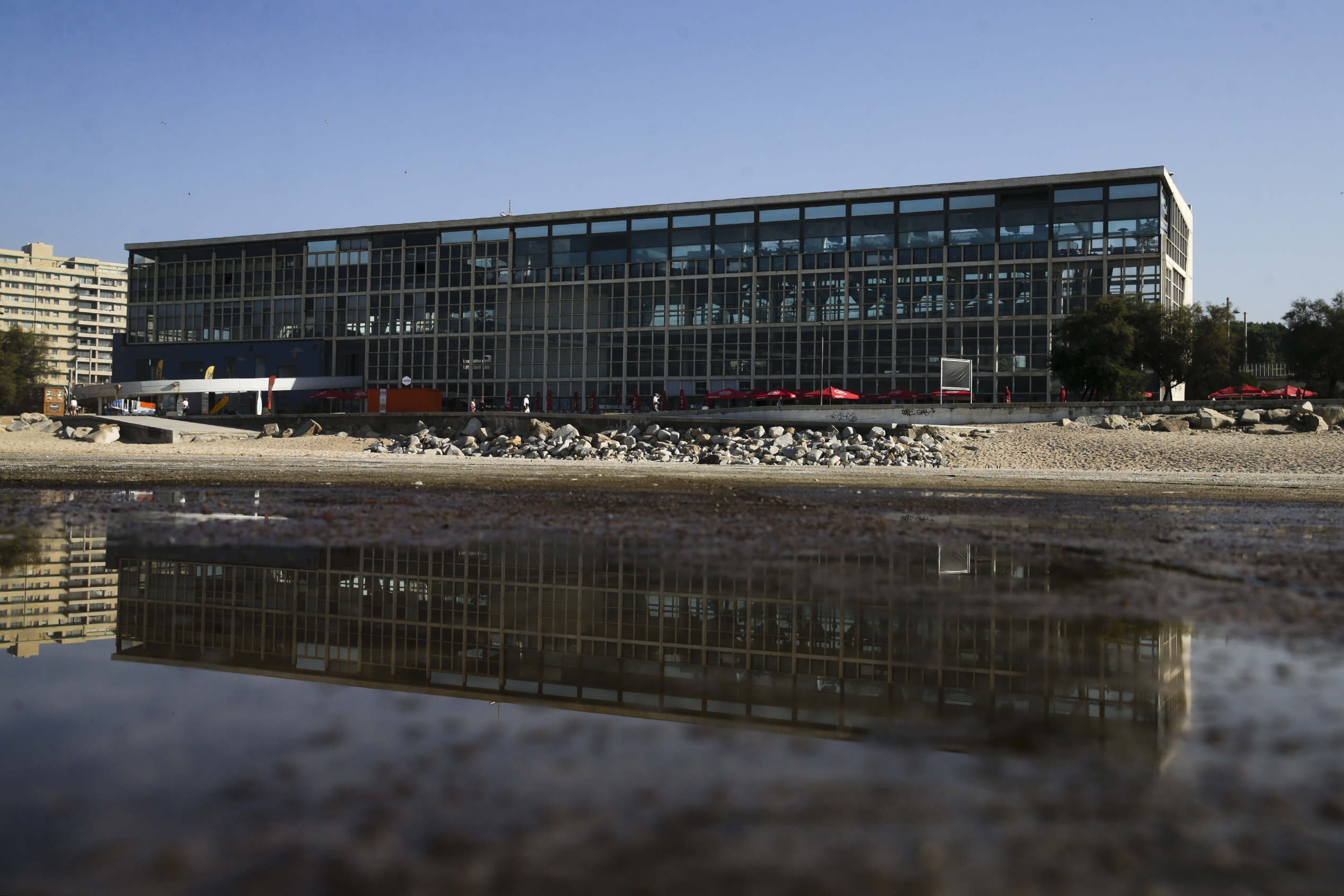 Câmara do Porto fala em “indefinição” da Agência Portuguesa do Ambiente quanto à demolição do Edifício Transparente