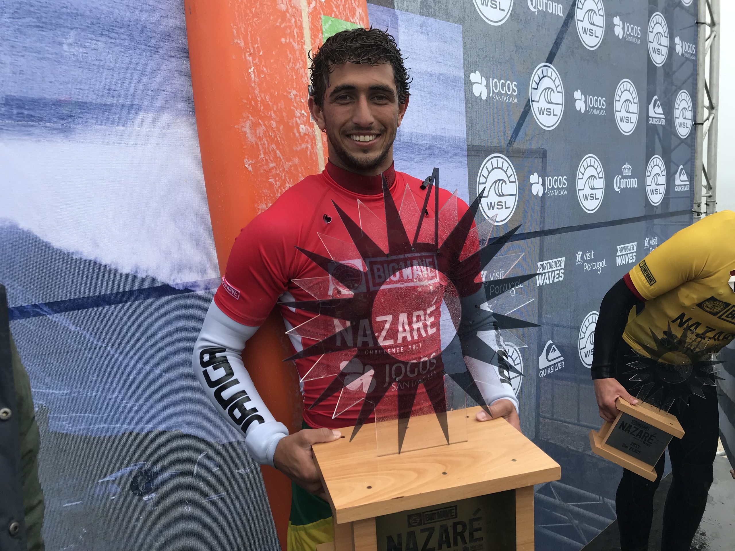 Lucas Chianca vence Nazaré Challenge