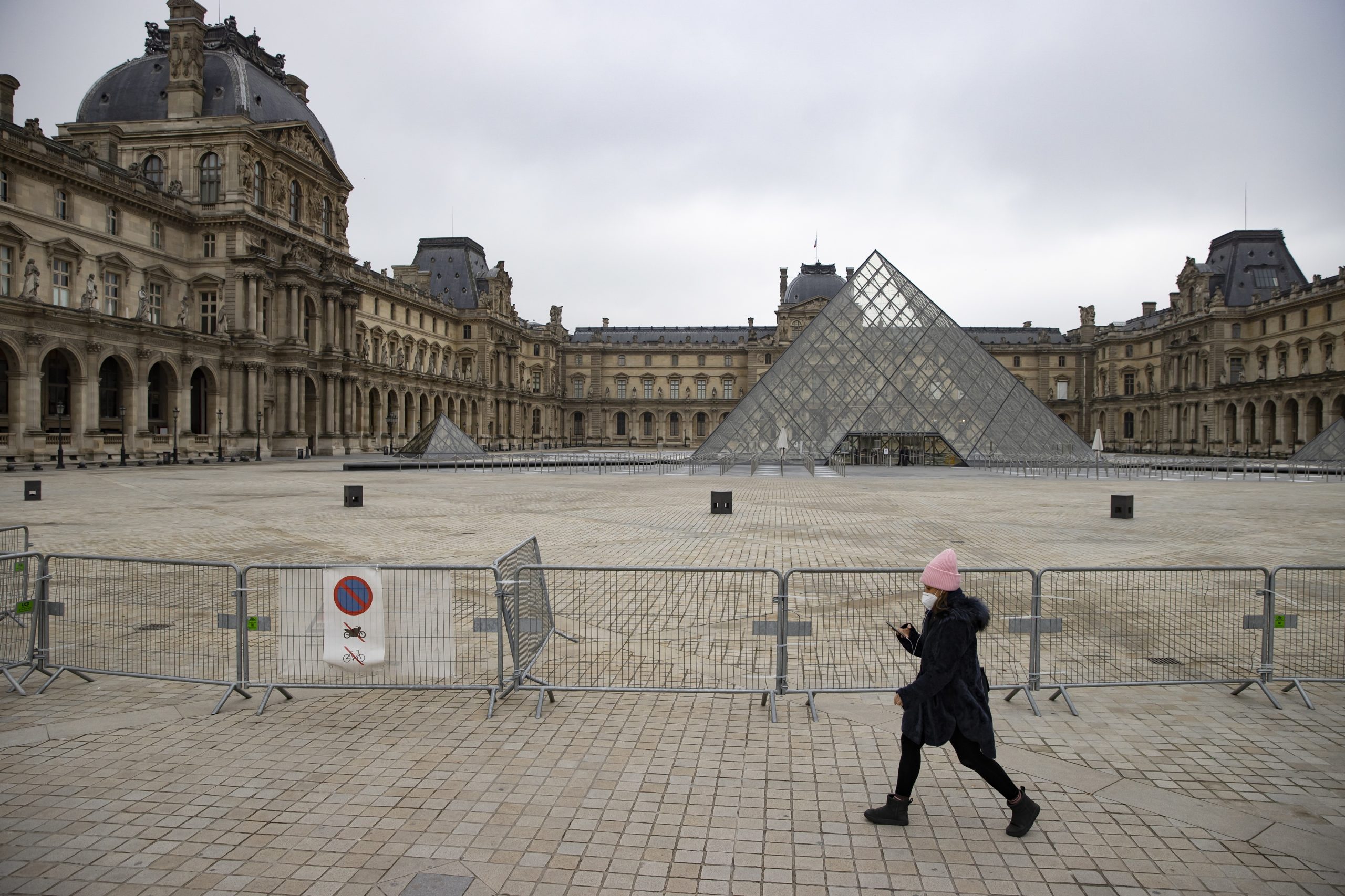Museu do Louvre com quebra de 72% de visitantes em 2020