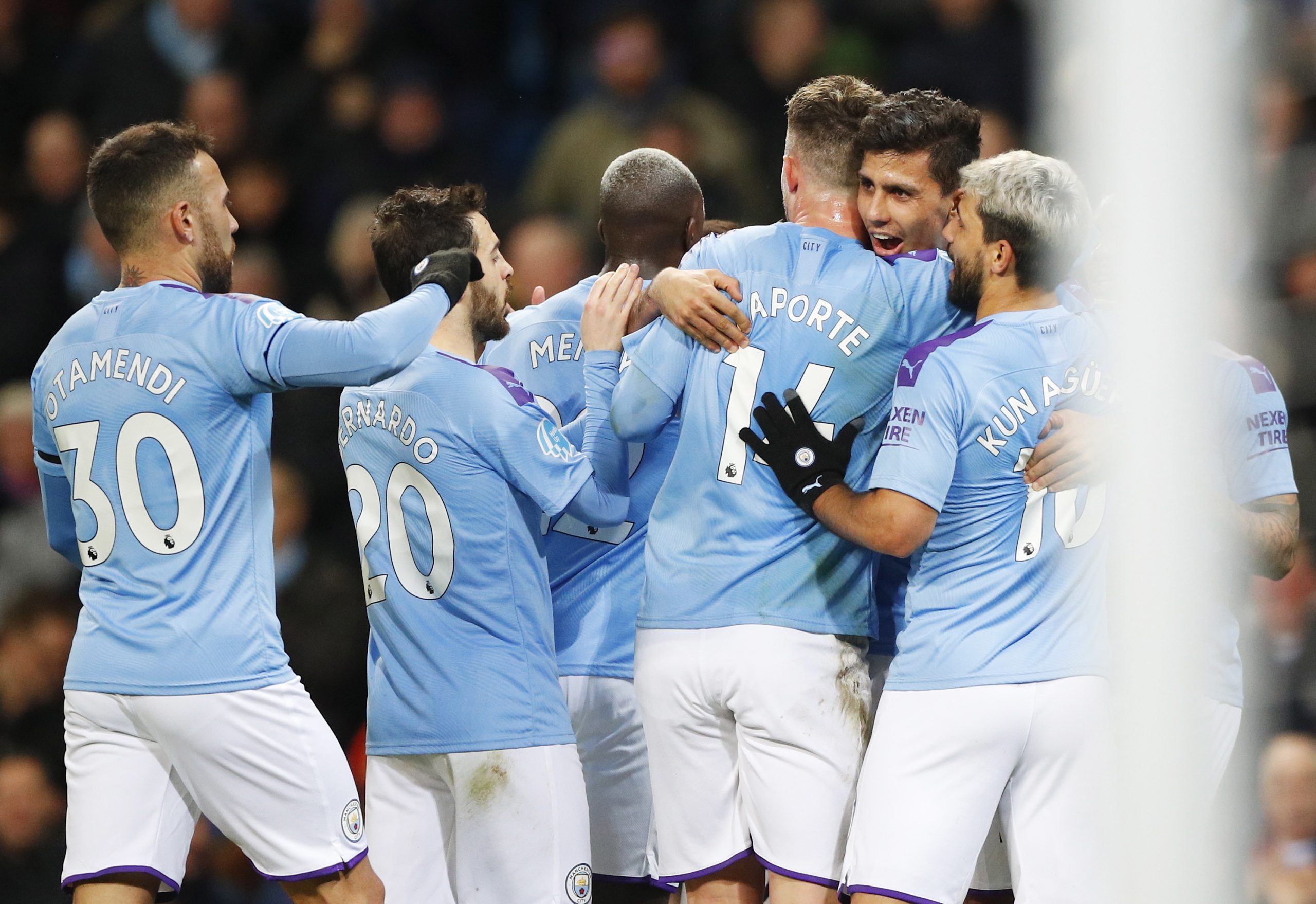 Manchester City vence West Ham e está a 22 pontos do líder Liverpool