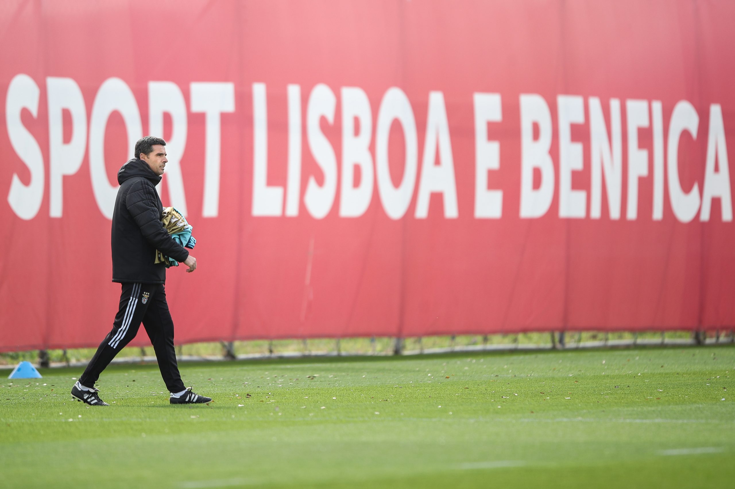 Veríssimo admite fazer mudanças na equipa, mas avisa que é preciso “mudar o chip”