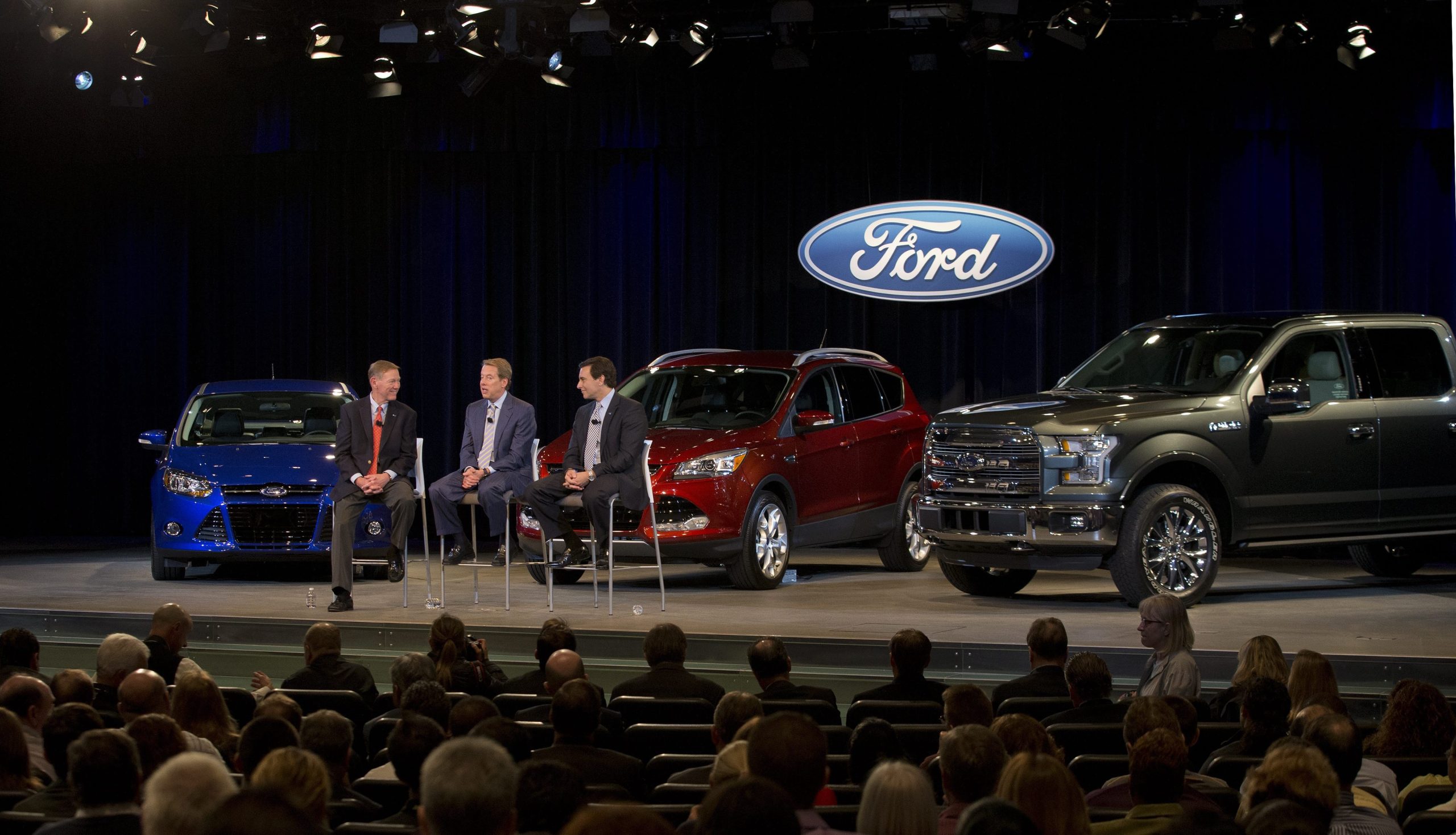 Velhos são os trapos? A Ford que o diga. Empresa vai investir mil milhões de dólares no futuro
