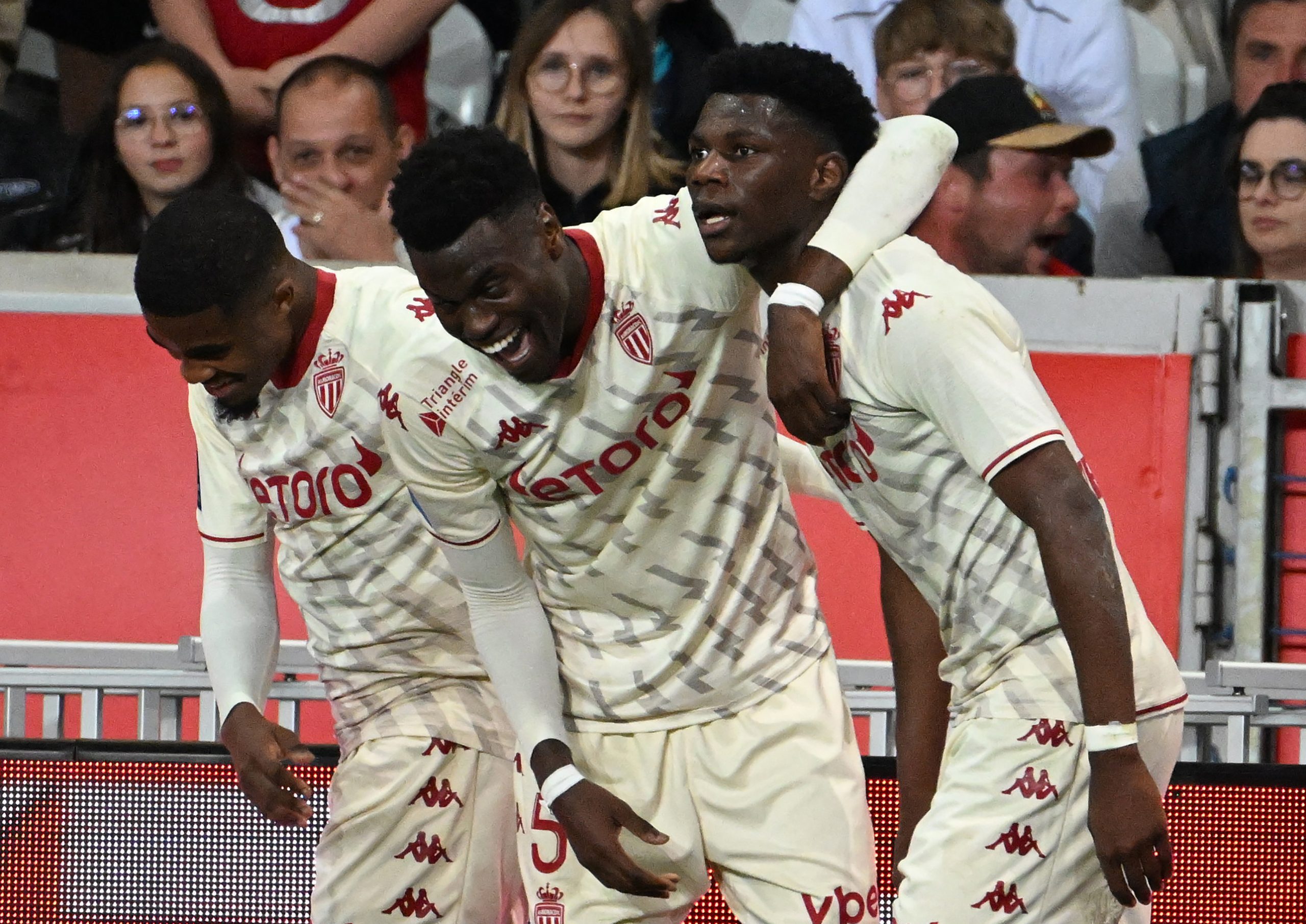 Mónaco vence em Lille e sobe, provisoriamente, ao segundo lugar em França