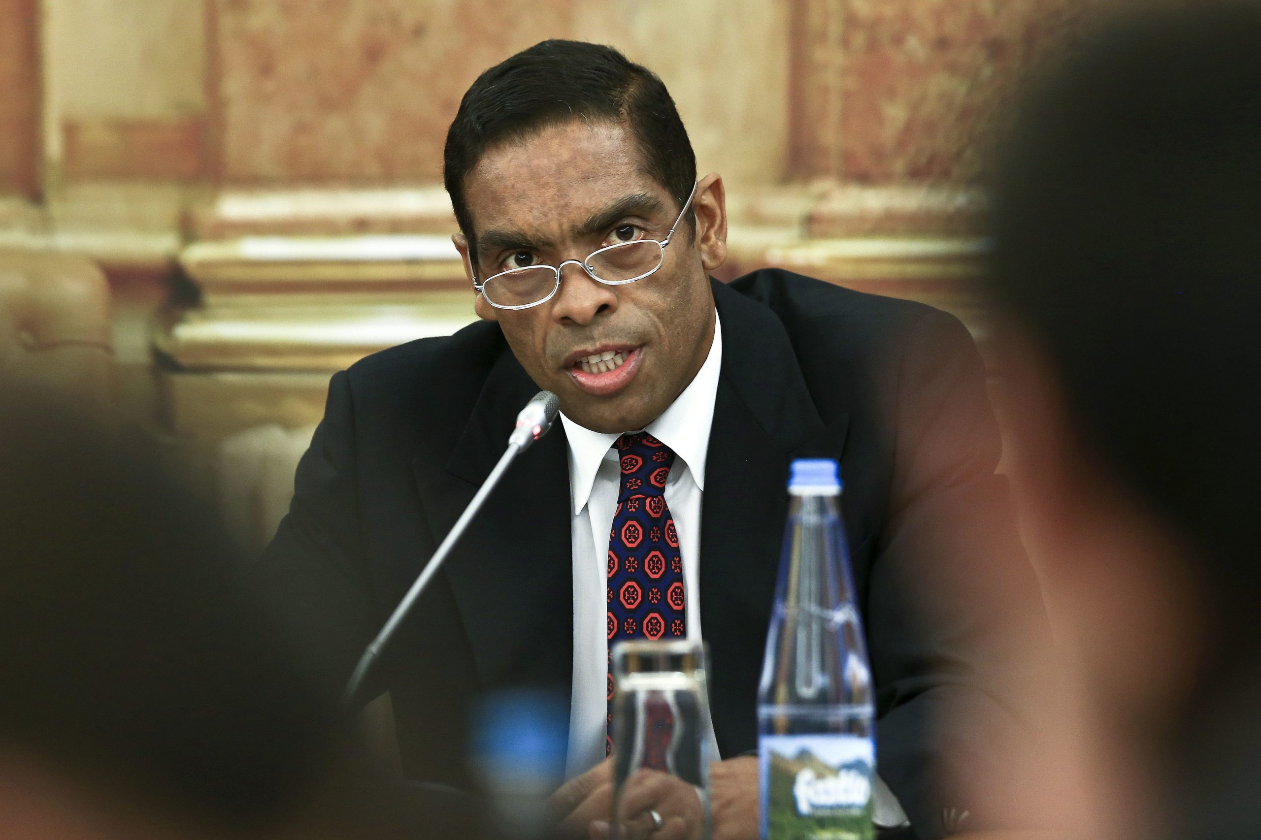 PGR angolana admite investigar denúncias do ex-presidente da comissão executiva do BESA