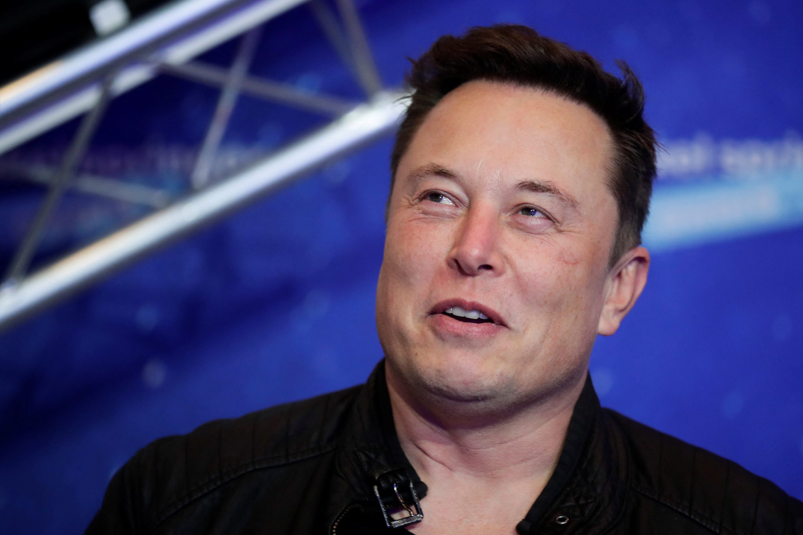 Elon Musk consegue reunir mais de sete mil milhões de dólares para financiar compra do Twitter