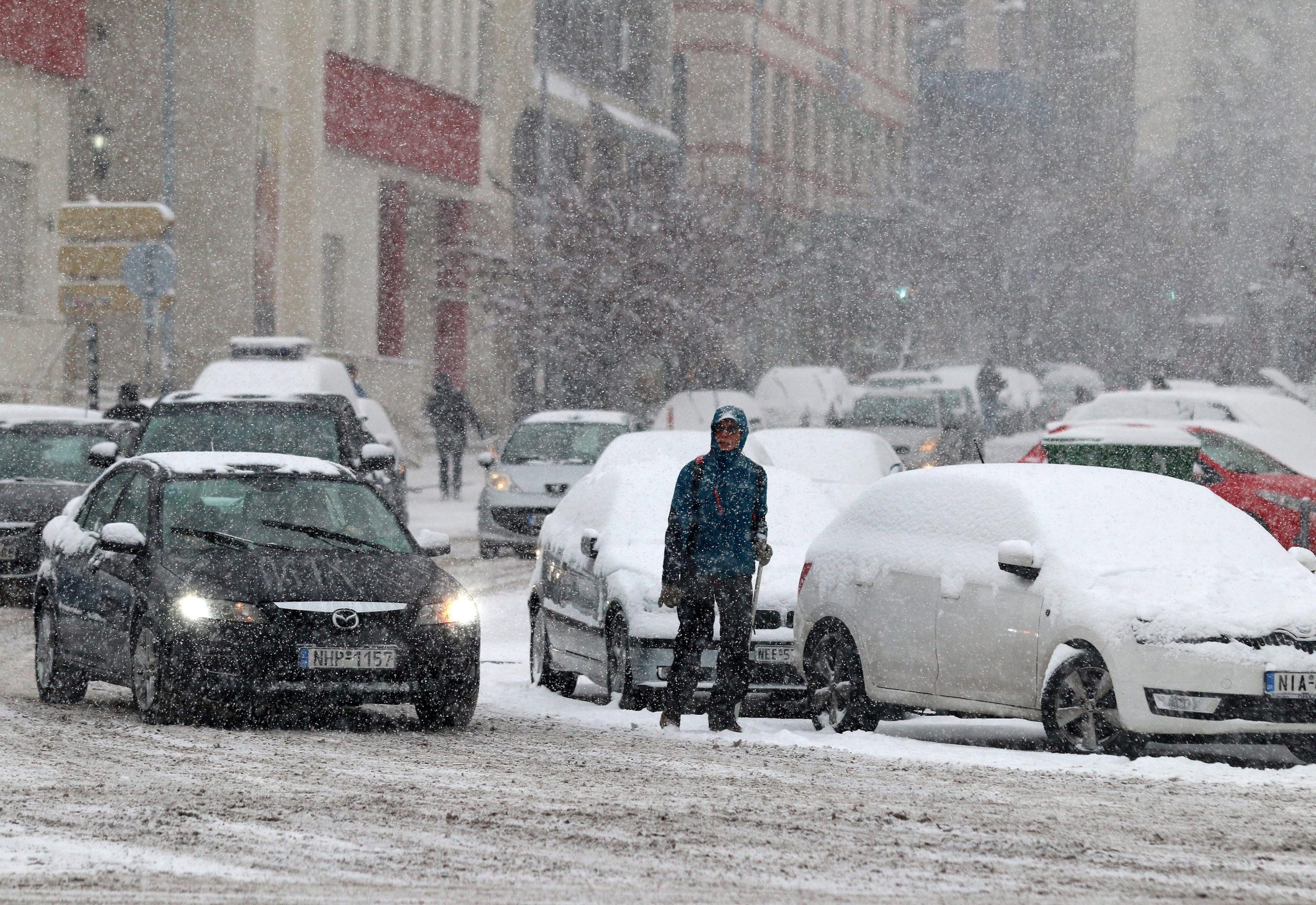 Vaga de frio e tempestades matam e deixam centenas de milhares sem luz na Europa