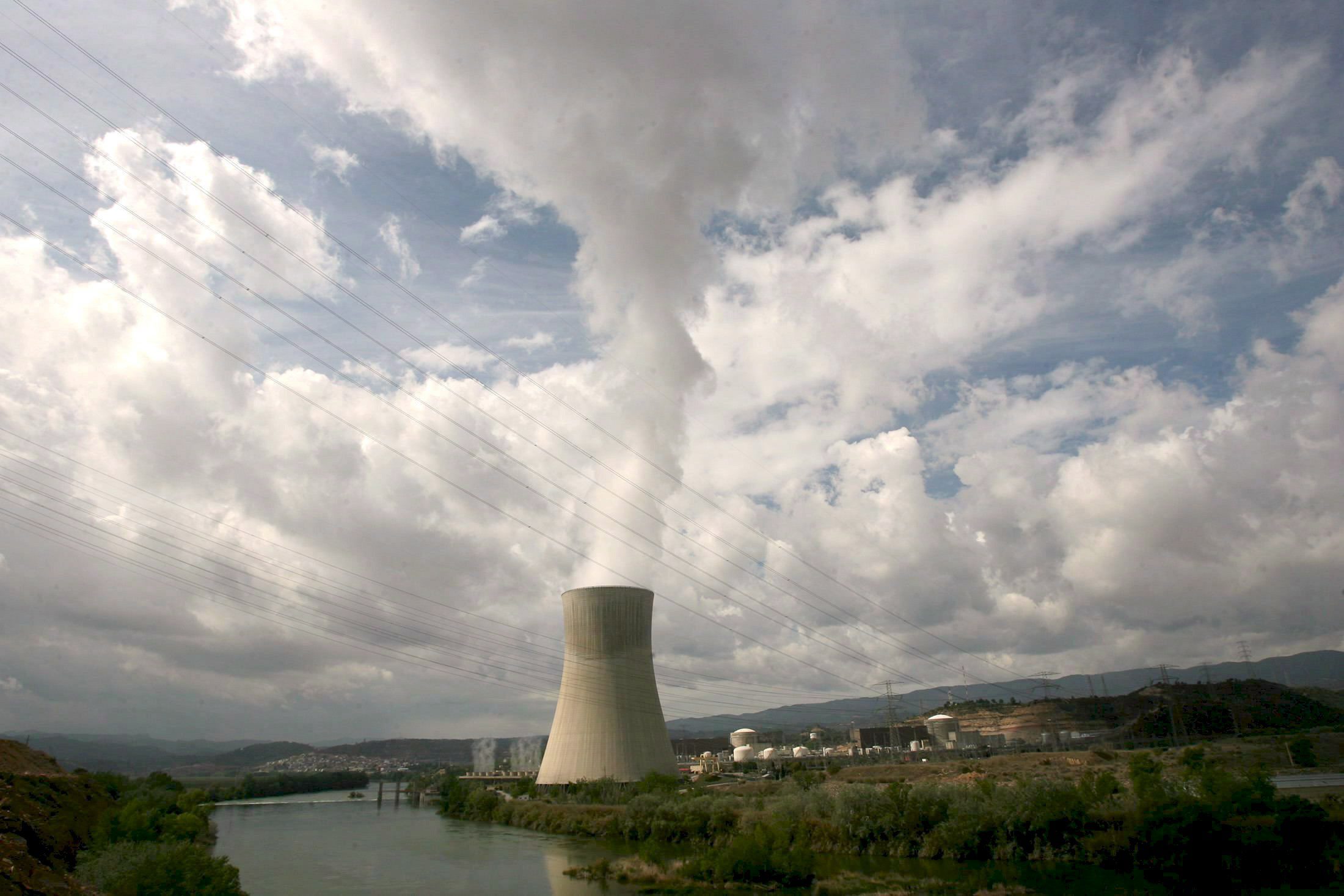 Falha no sistema de proteção do reator parou central nuclear em Tarragona