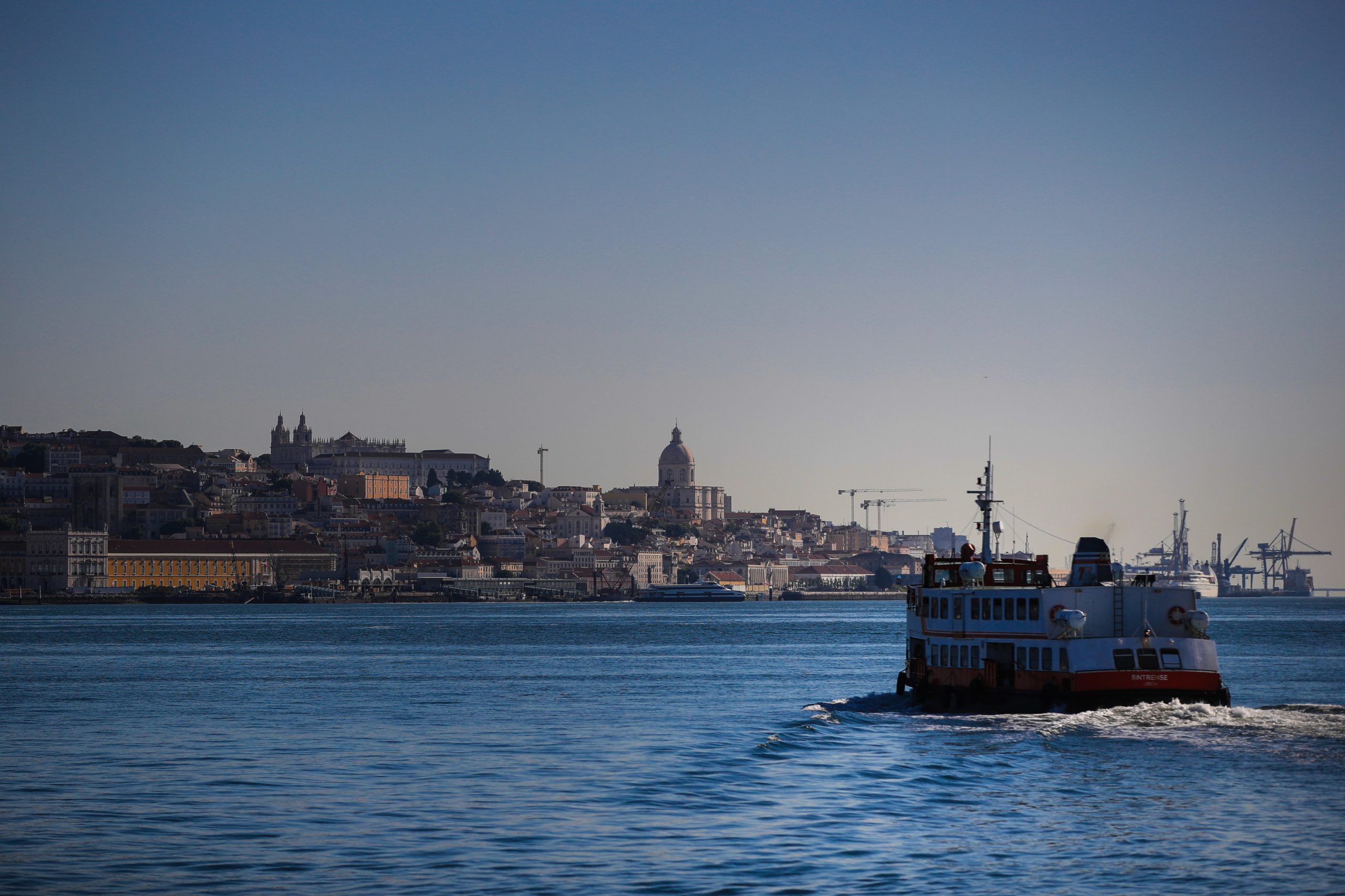 Navios elétricos começam a navegar entre Seixal e Lisboa em setembro