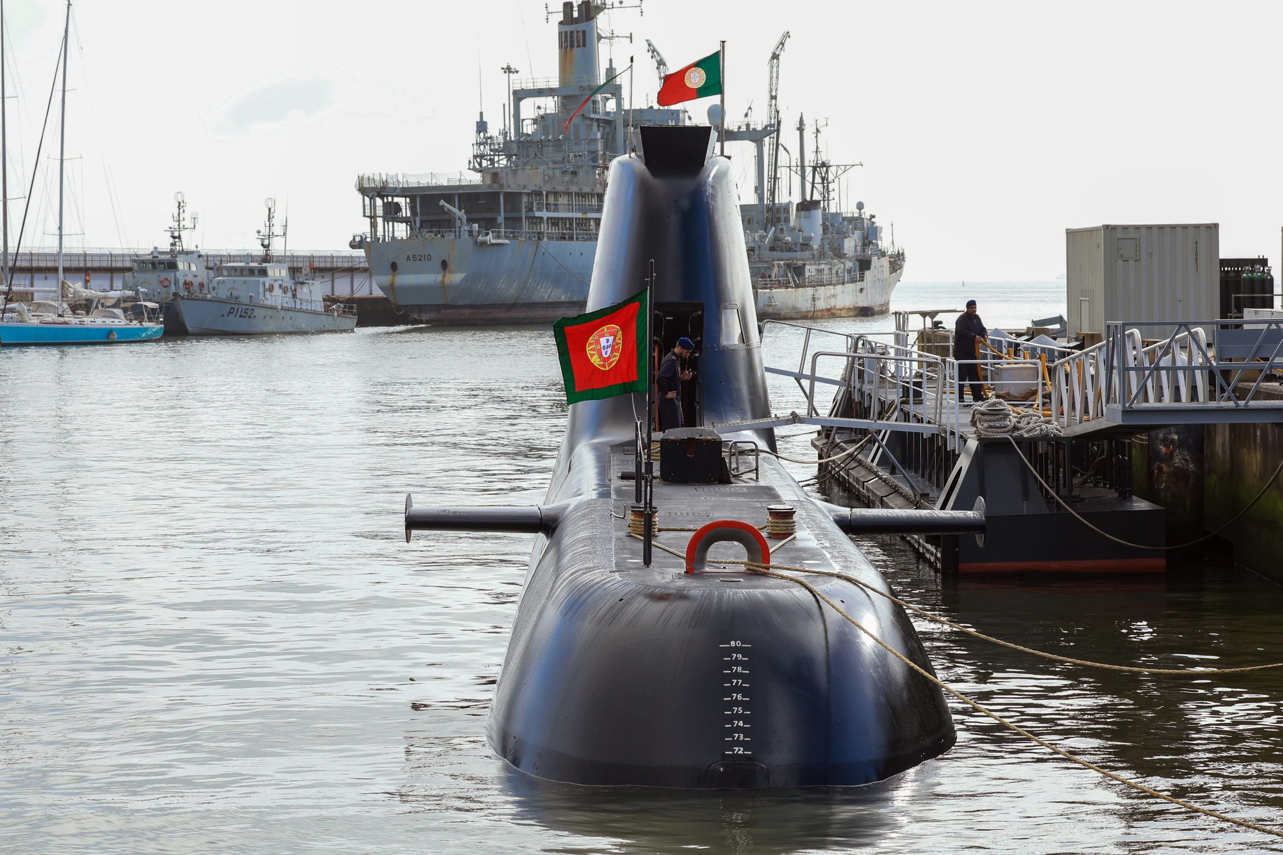 Submarino Arpão navega pela primeira vez debaixo do gelo Ártico em missão da NATO