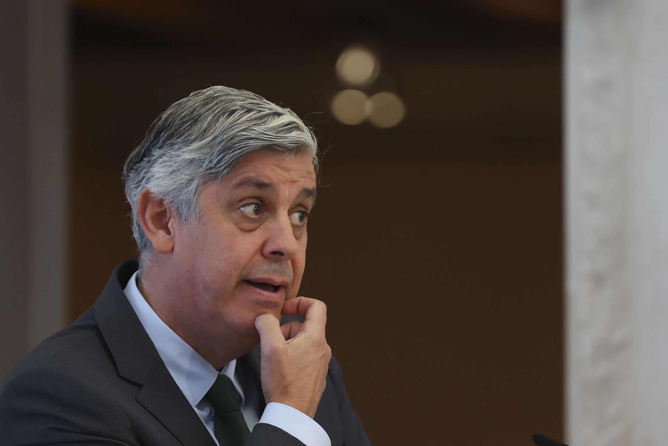 Centeno pede “temperança” no mercado de trabalho