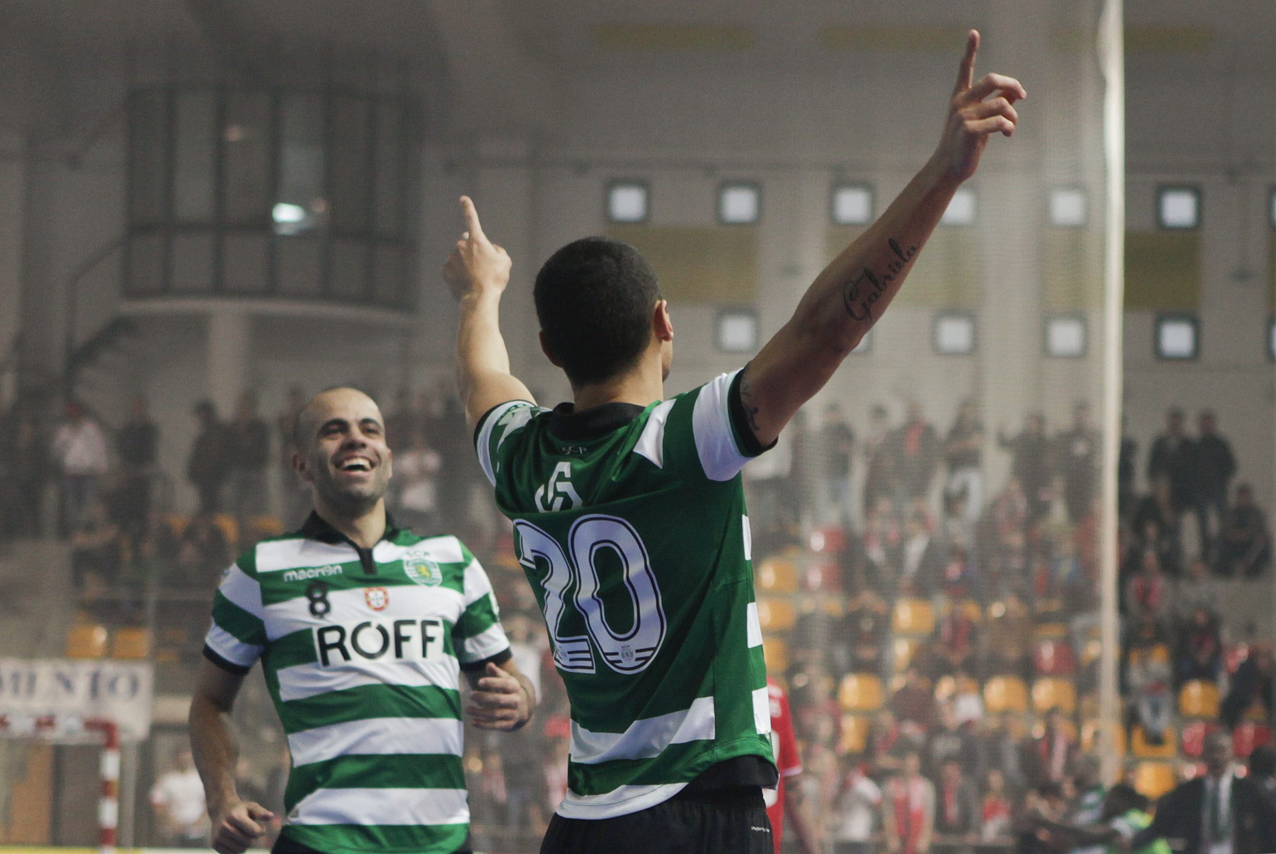 Sporting vence Sporting de Braga no primeiro jogo da final do futsal