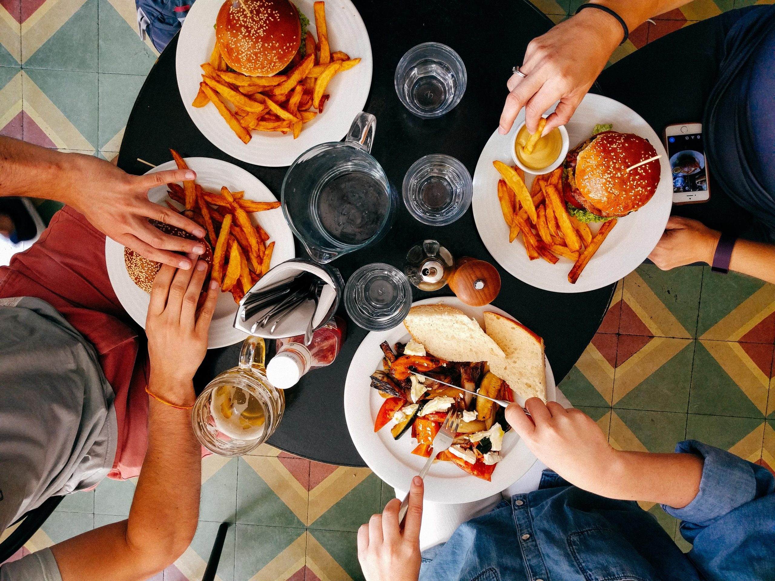Alimentação ultraprocessada associada a danos em todos os principais órgãos do corpo humano, segundo maior estudo mundial