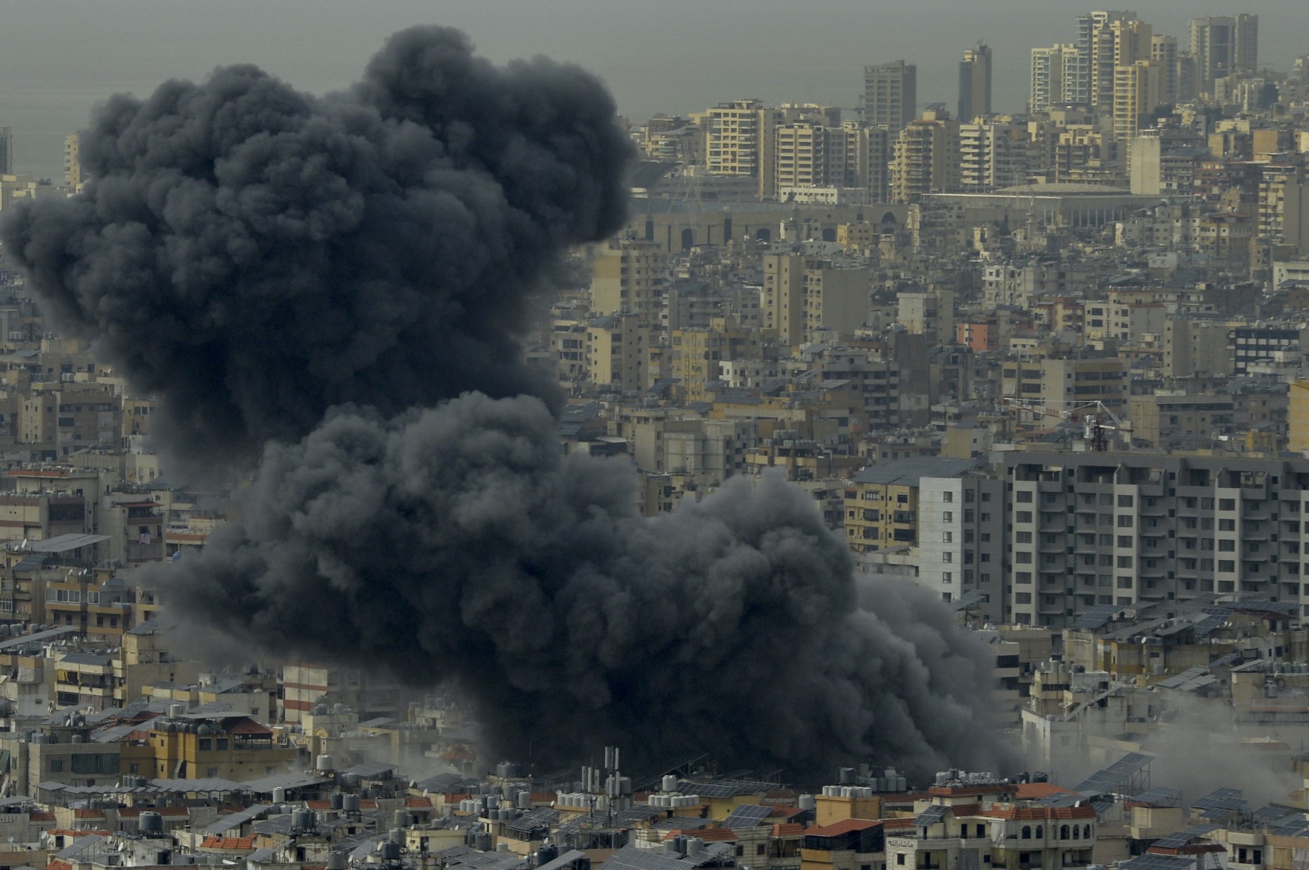 Israel ataca Beirute pela segunda vez desde cessar-fogo no Líbano