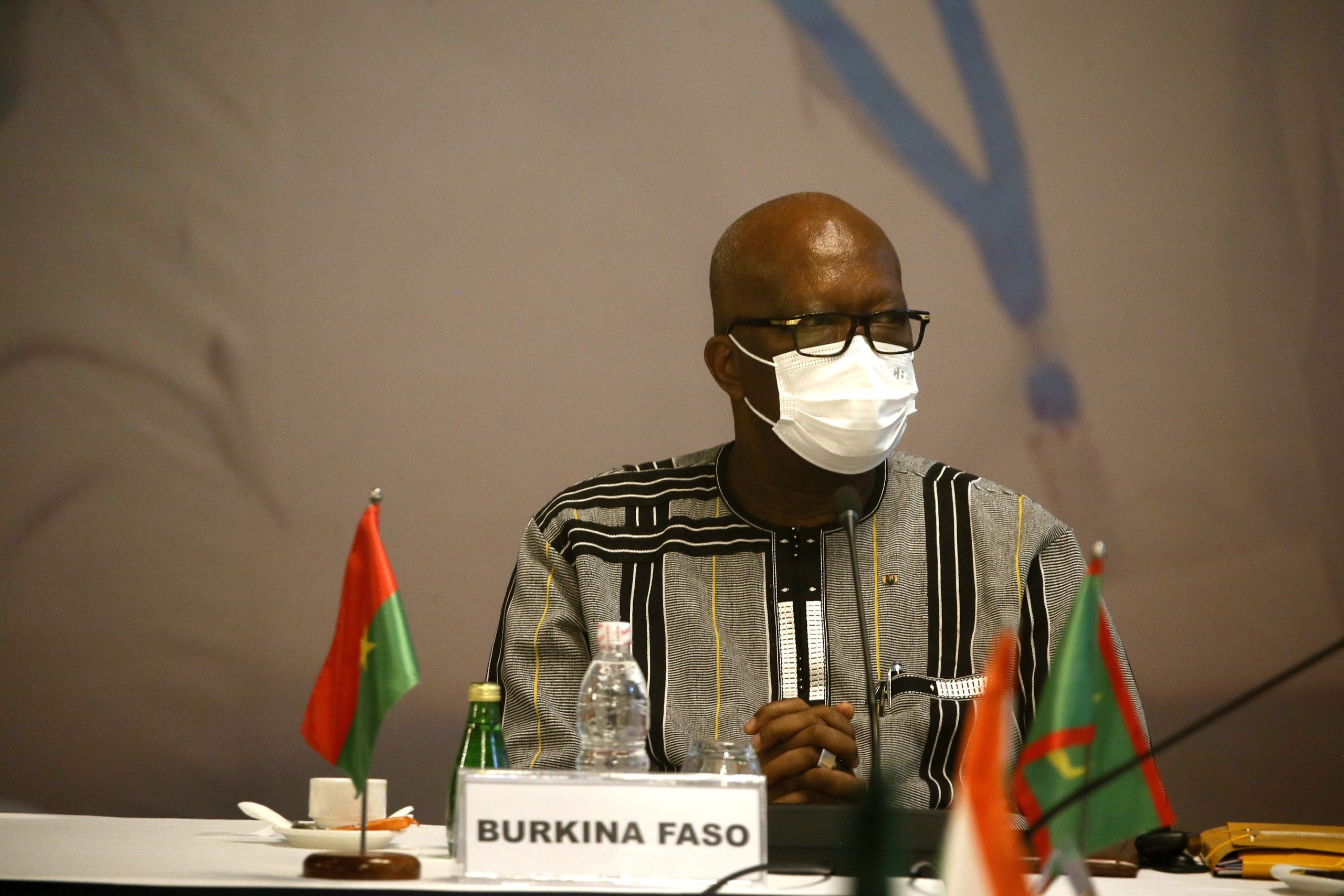 Militares detêm Presidente Kaboré em aparente golpe de Estado no Burkina Faso