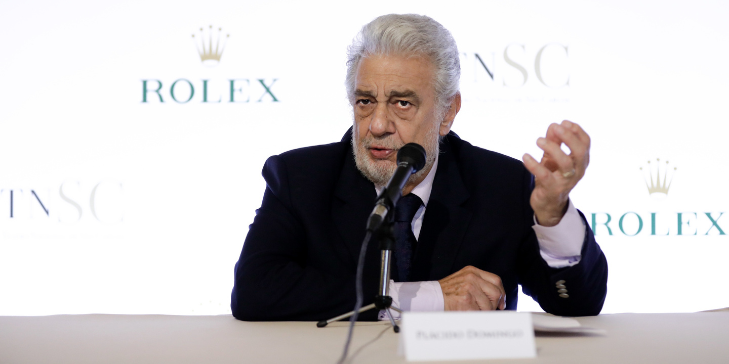 Tenor Plácido Domingo demite-se de diretor-geral da Ópera de Los Angeles