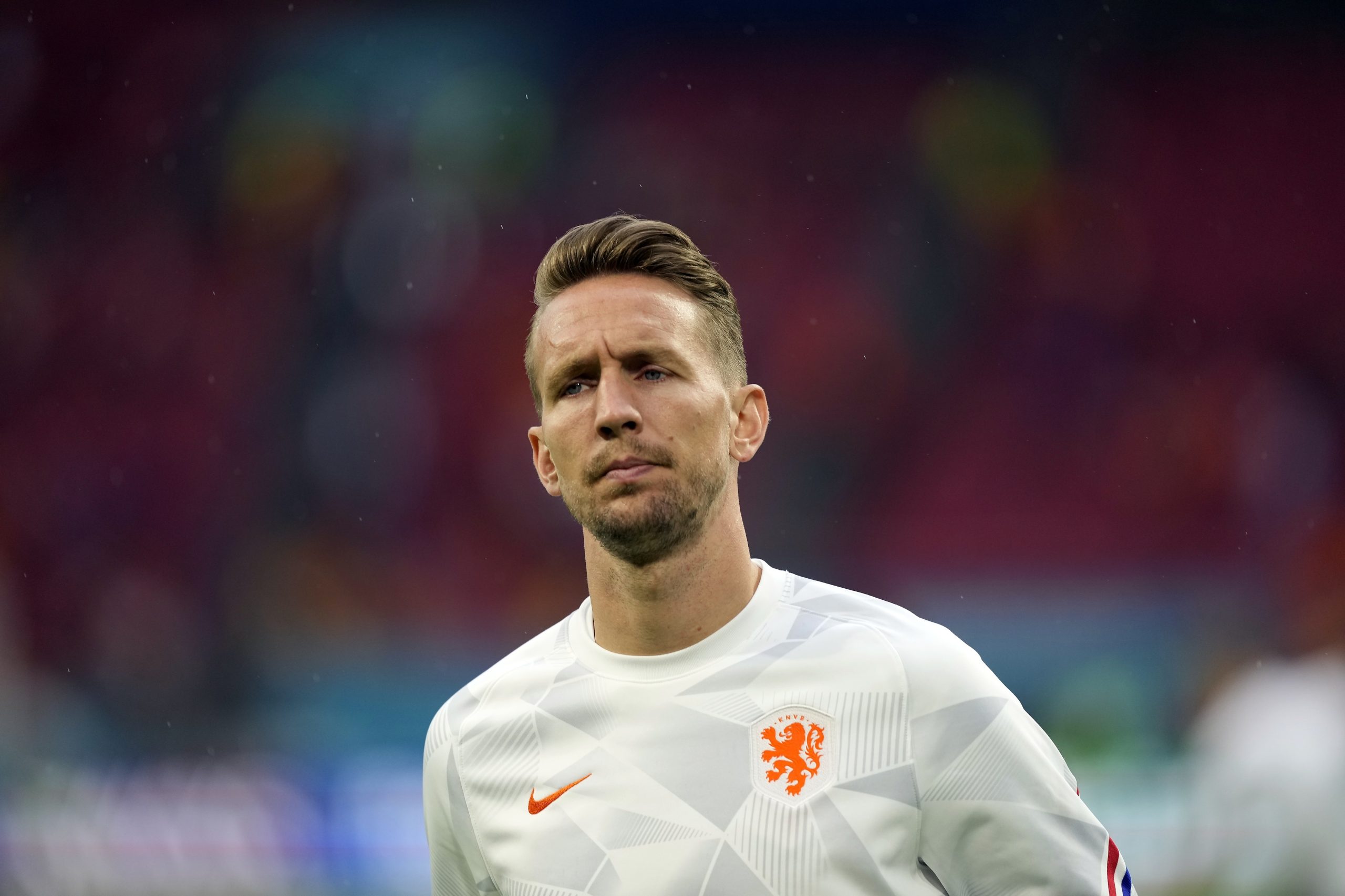 Holanda: Luuk De Jong lesiona-se no joelho e está fora da competição
